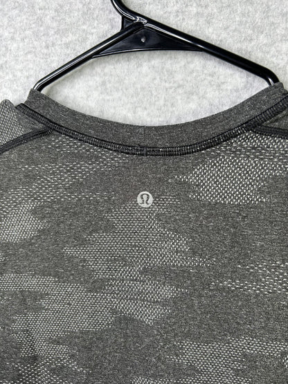 Lululemon Metal Vent Tech Short Sleeve Size Large Black Camo
