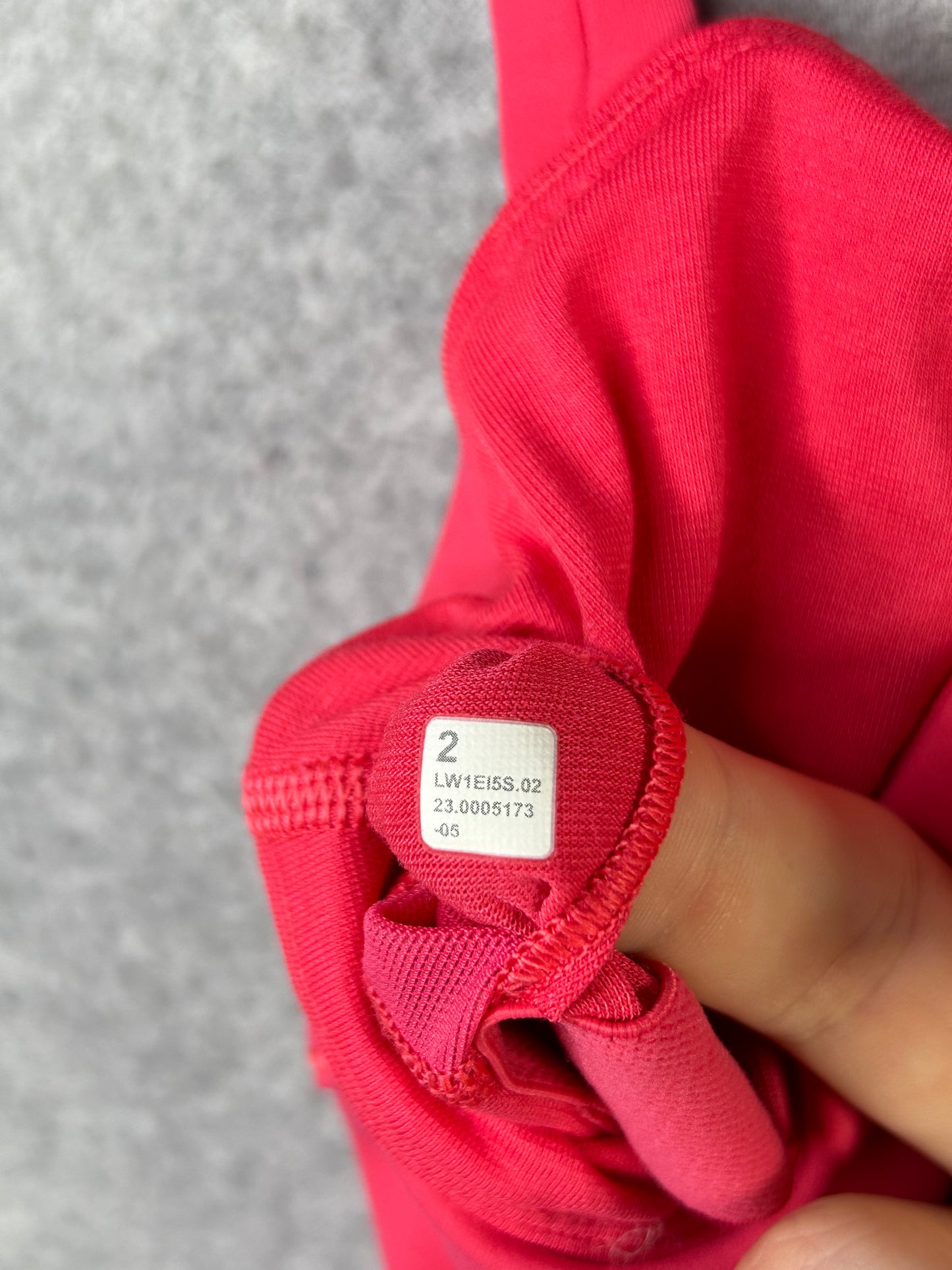 Lululemon Everlux Asymmetrical Tennis Tank Top Size 2 Lip Gloss