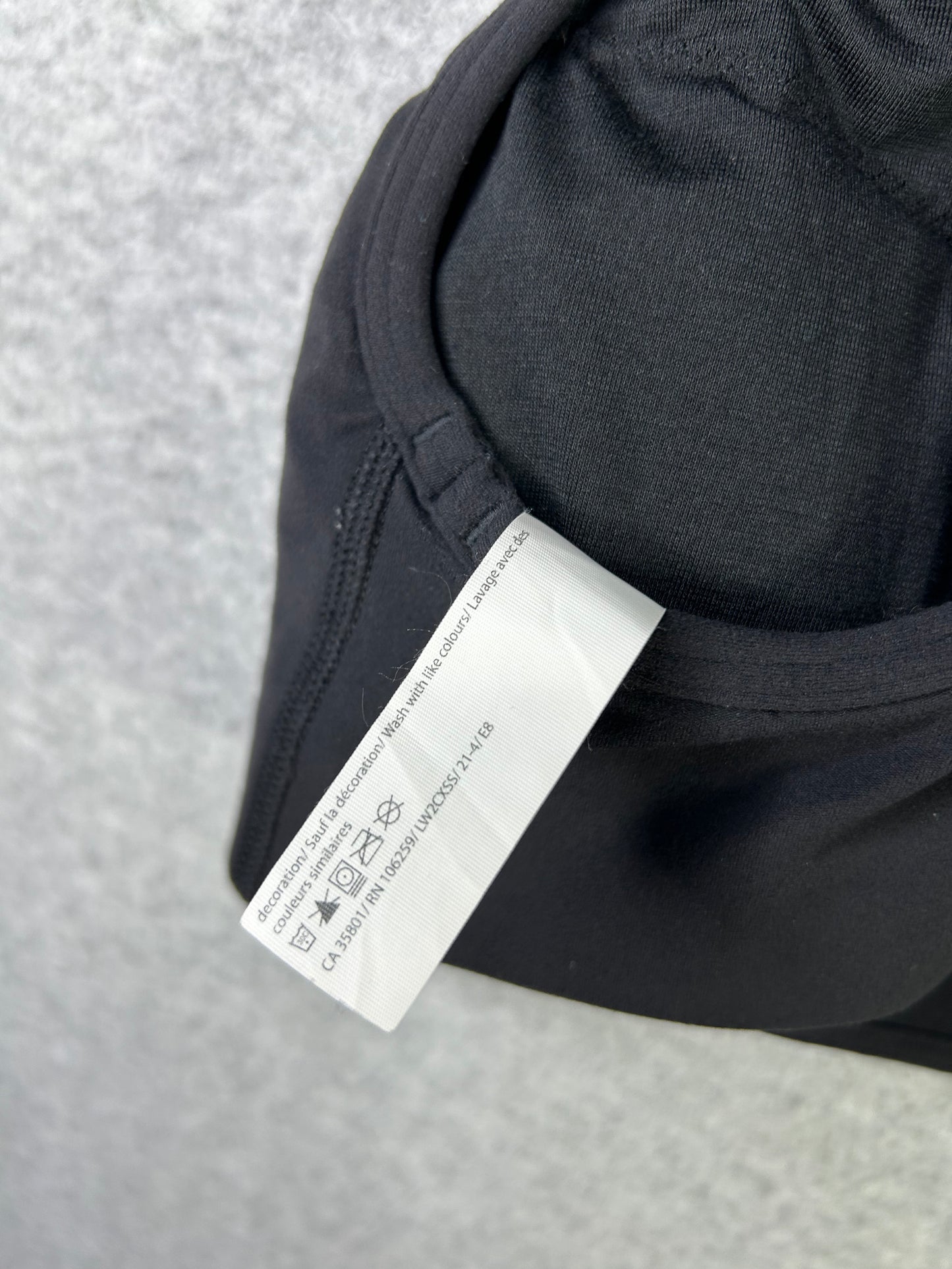 Lululemon Flow Y Wrap-Front High-Neck Bra Size 2 Black