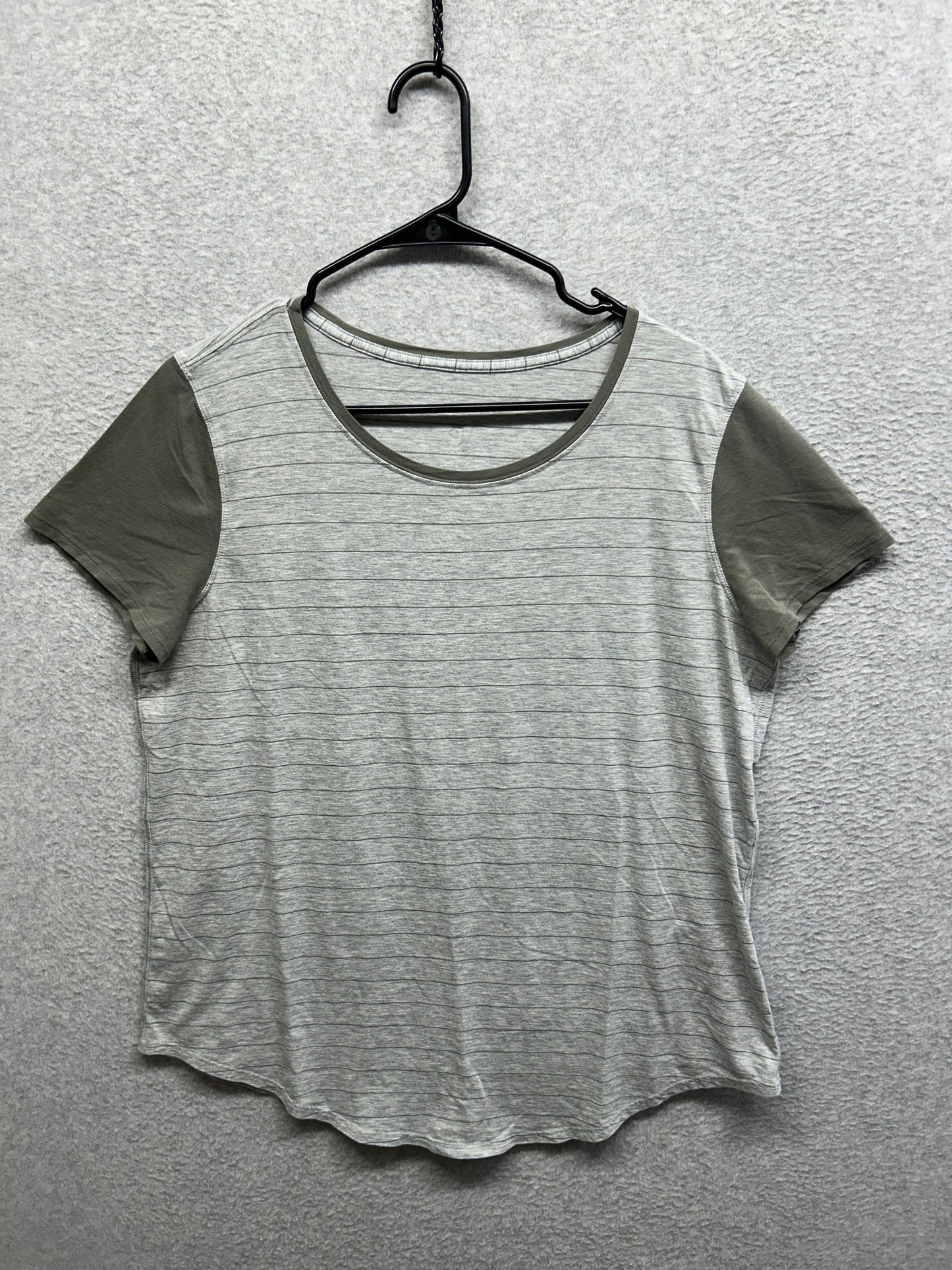 Lululemon Love Crewneck T-Shirt Size 10 Narrow Bold Stripe Sky Fall Soft Ivory
