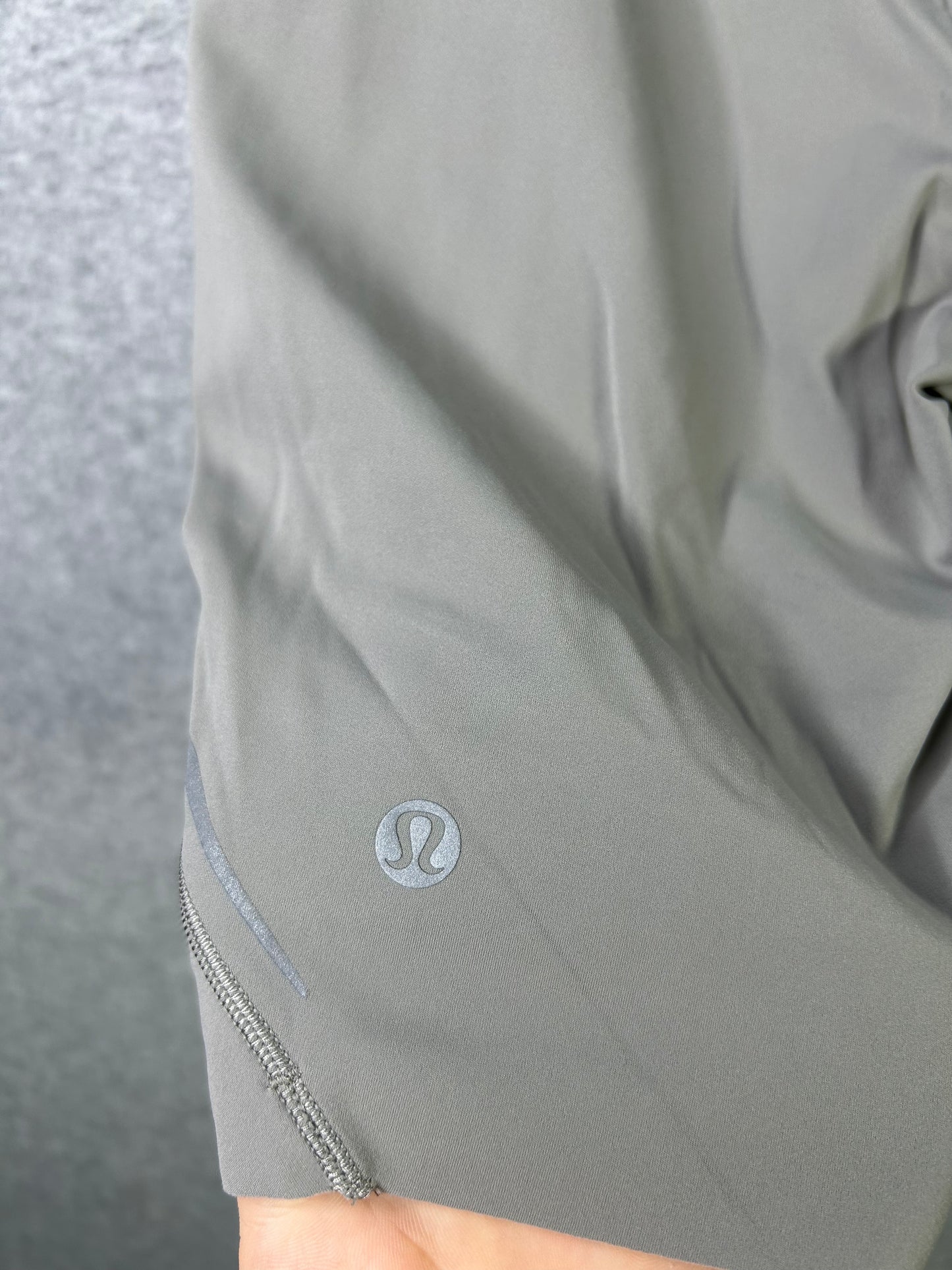 Lululemon Base Pace High-Rise Reflective Short 8" Size 6 Gull Grey