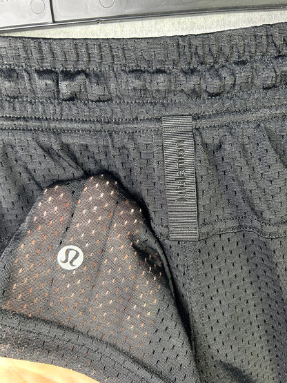 Lululemon Relaxed-Fit Mesh Training Short 8" Size 6 Black