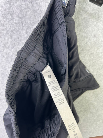 Lululemon Hotty Hot Short II 2.5" Size 4 Black