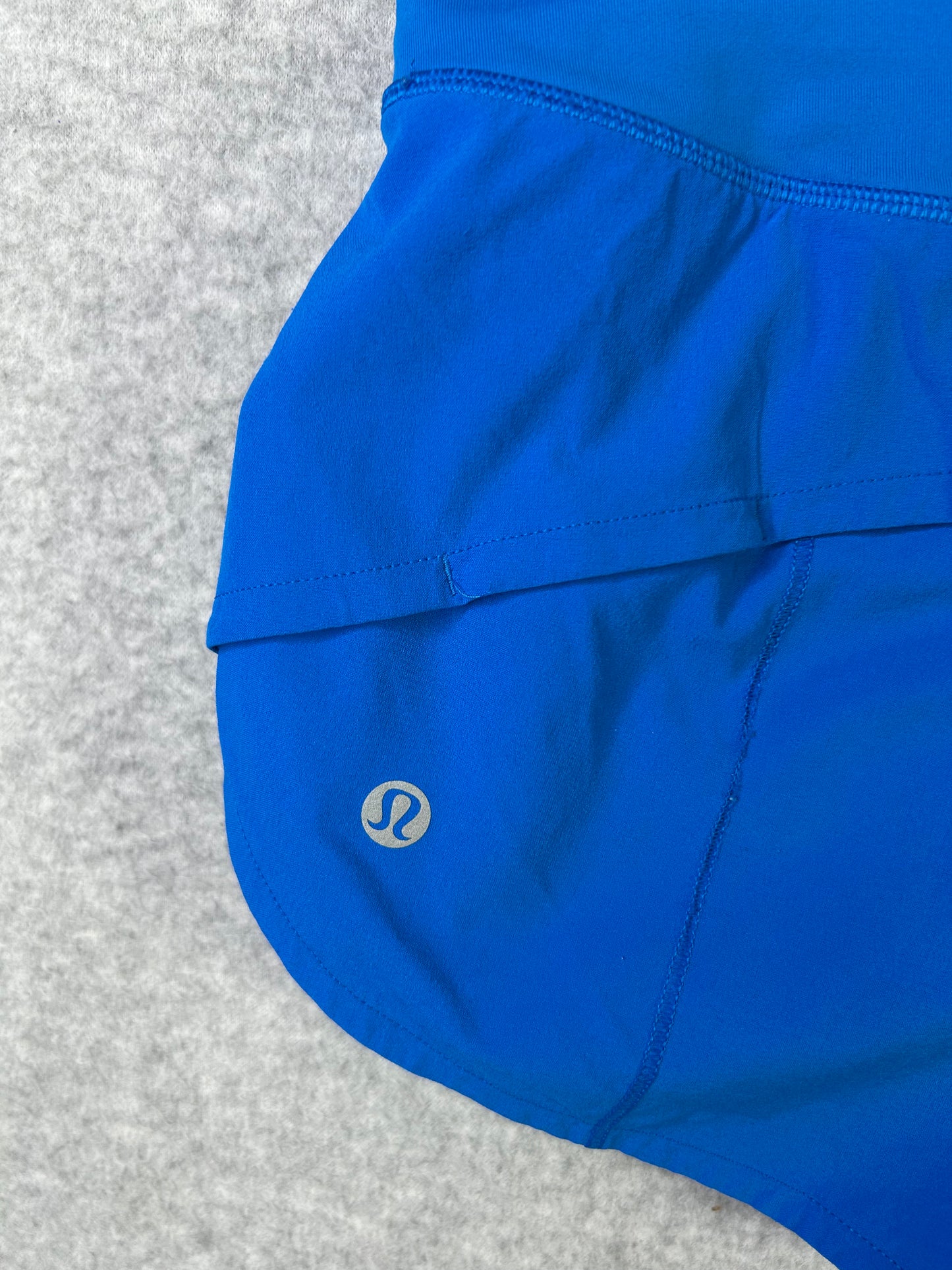 Lululemon Speed Up Short 2.5" Size 4 Blazer Blue