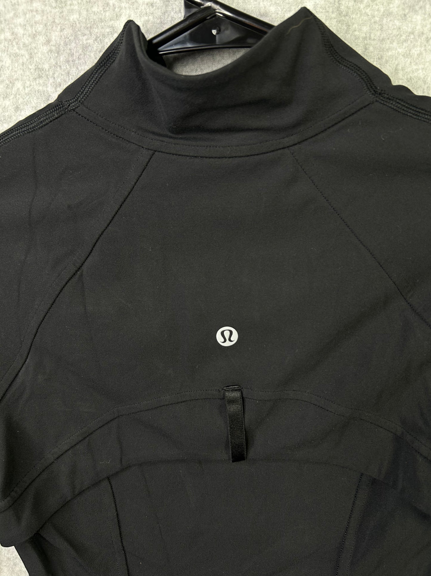 Lululemon Nulu Cropped Define Jacket Size 4 Black