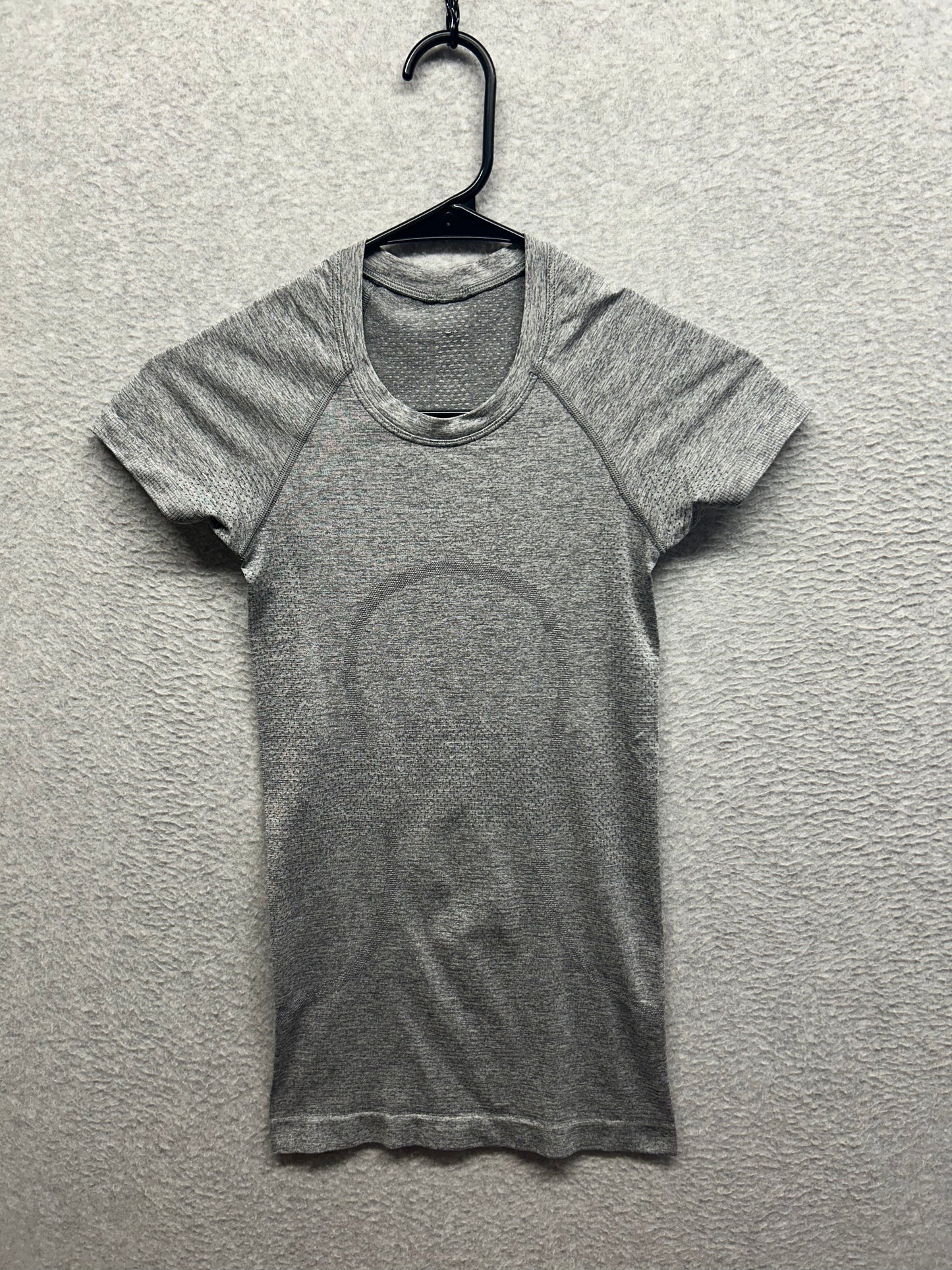 Lululemon Swiftly Tech Short Sleeve Crew Size 0 Heathered Slate