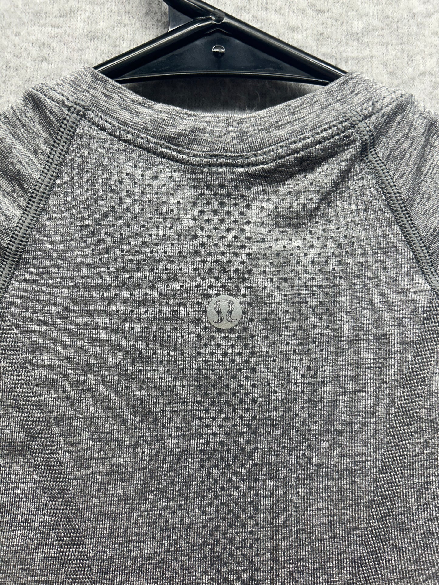 Lululemon Swiftly Tech Short Sleeve Crew Size 0 Heathered Slate