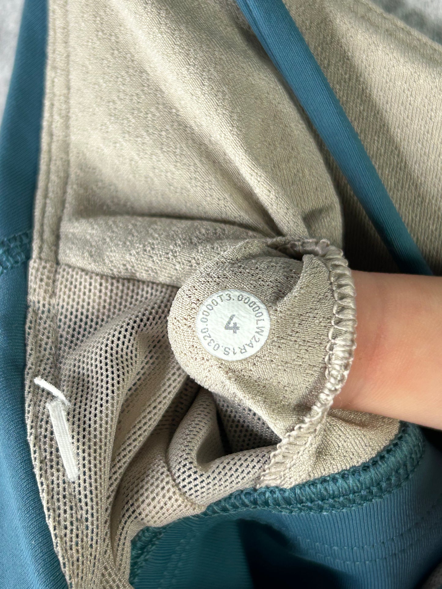 Lululemon Free To Be Bra Long Line Size 4 Desert Teal