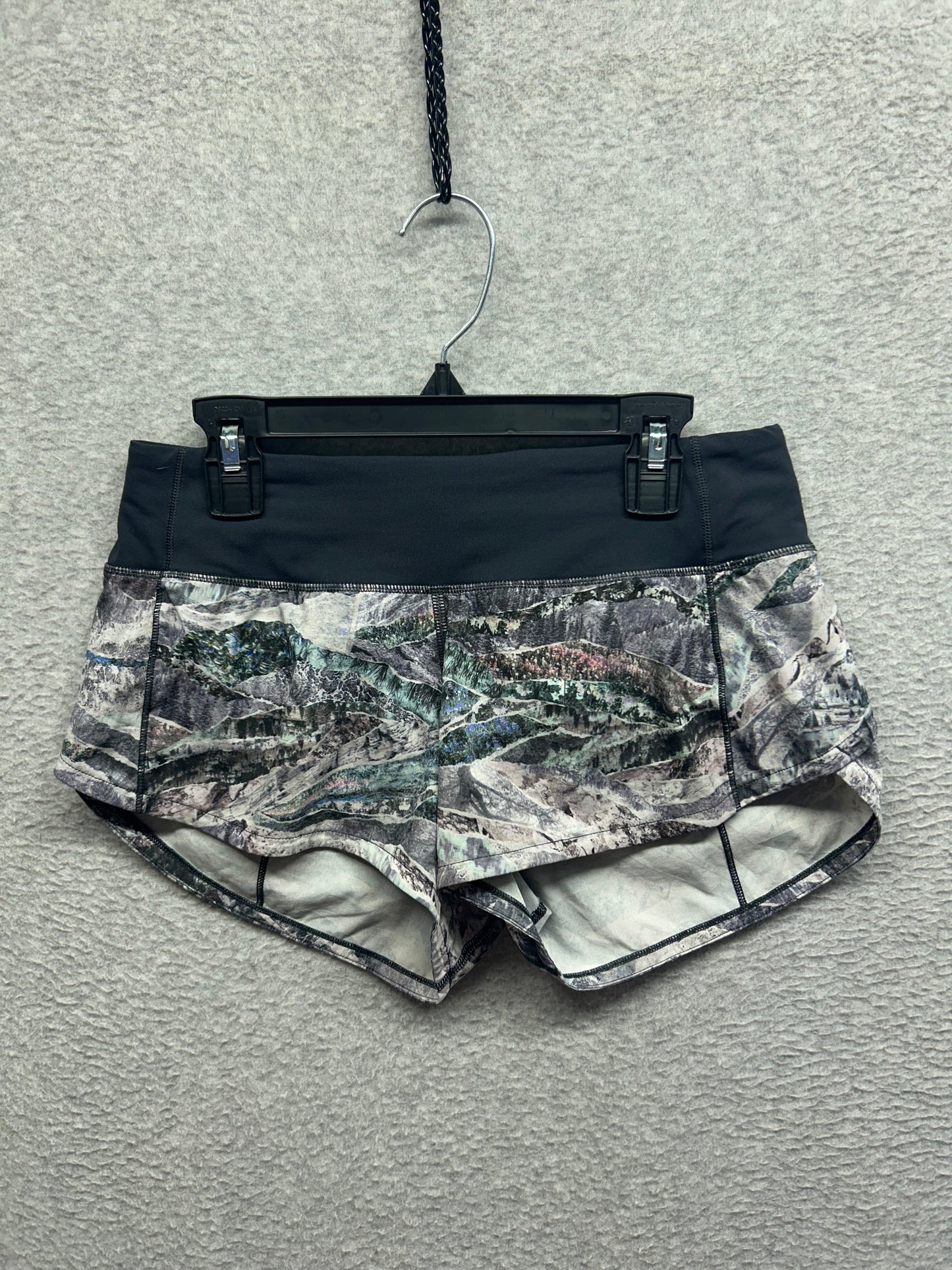 Lululemon Speed Up Short 2.5" Size 2 Springscape Multi / Obsidian