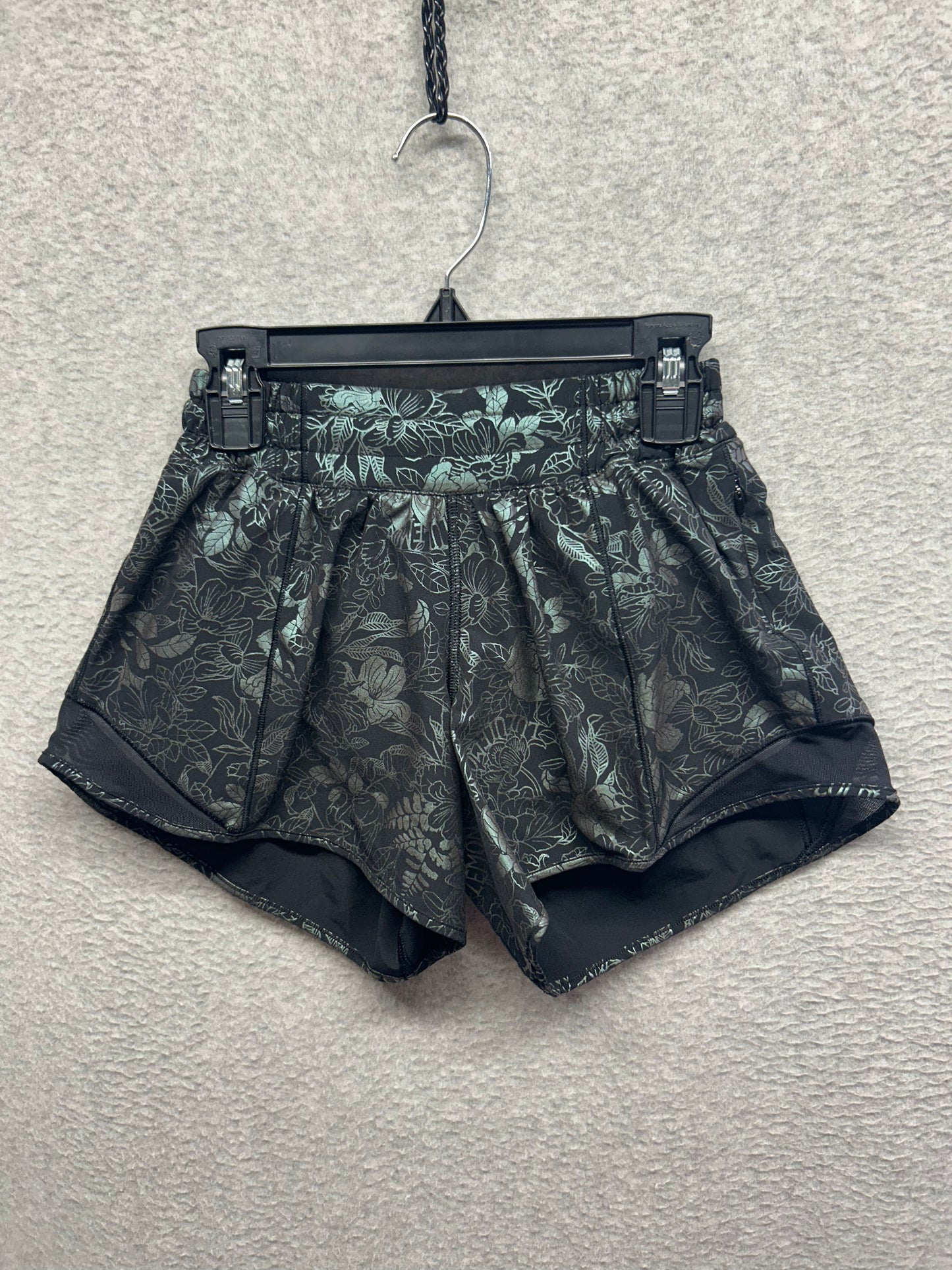 Lululemon Hotty Hot Low-Rise Lined Short 4" Size 2 Logo Flourish Black Iridescent Foil