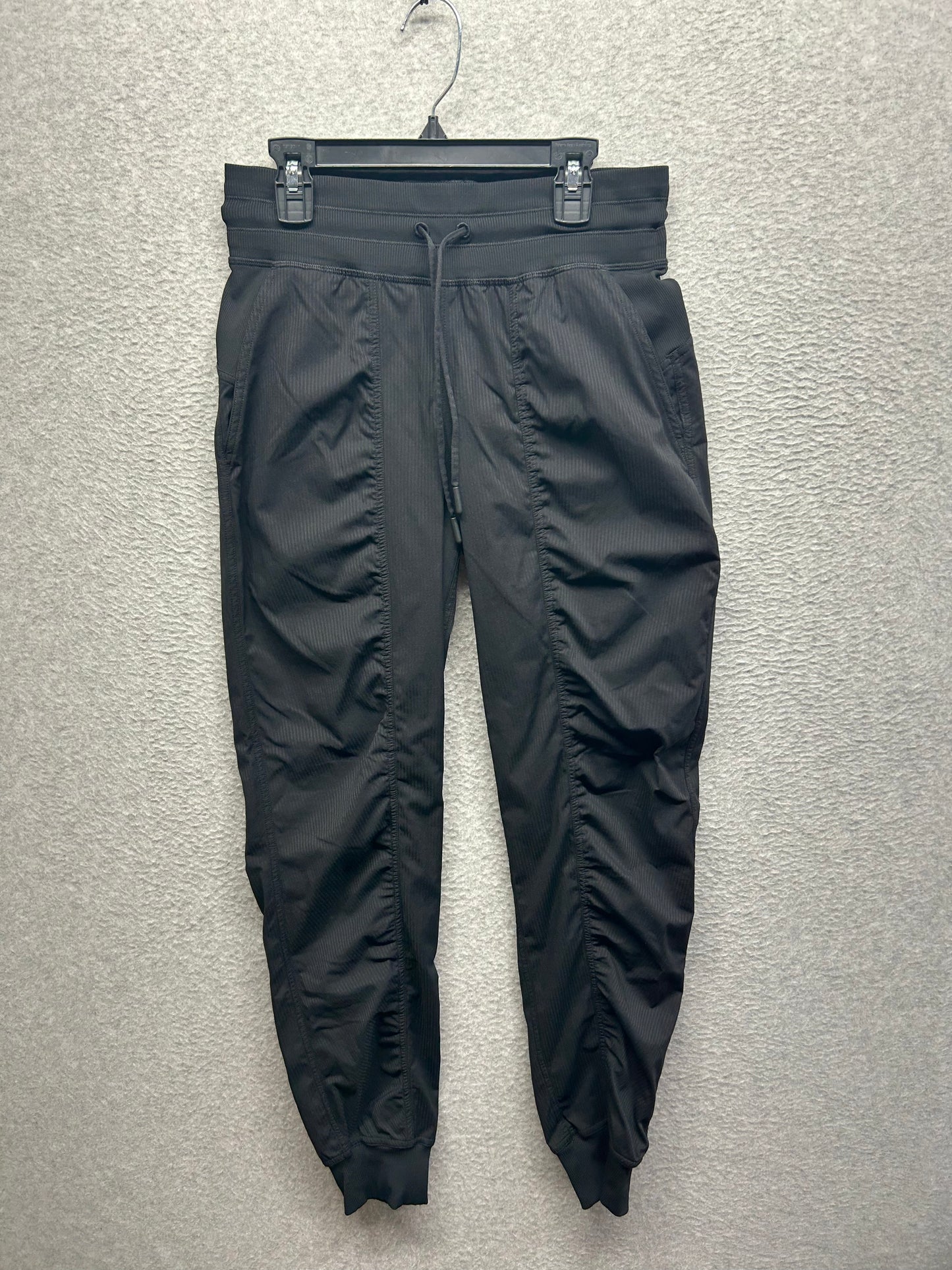 Lululemon Dance Studio Mid-Rise Jogger Size 4 (Square) Black