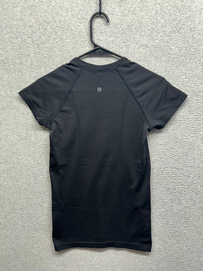 Lululemon Swiftly Tech Short Sleeve 2.0 Size 4 Black