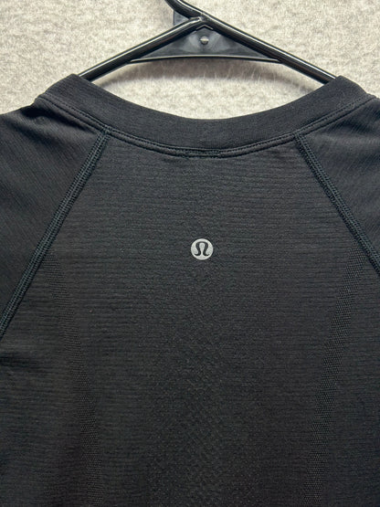 Lululemon Swiftly Tech Short Sleeve 2.0 Size 4 Black