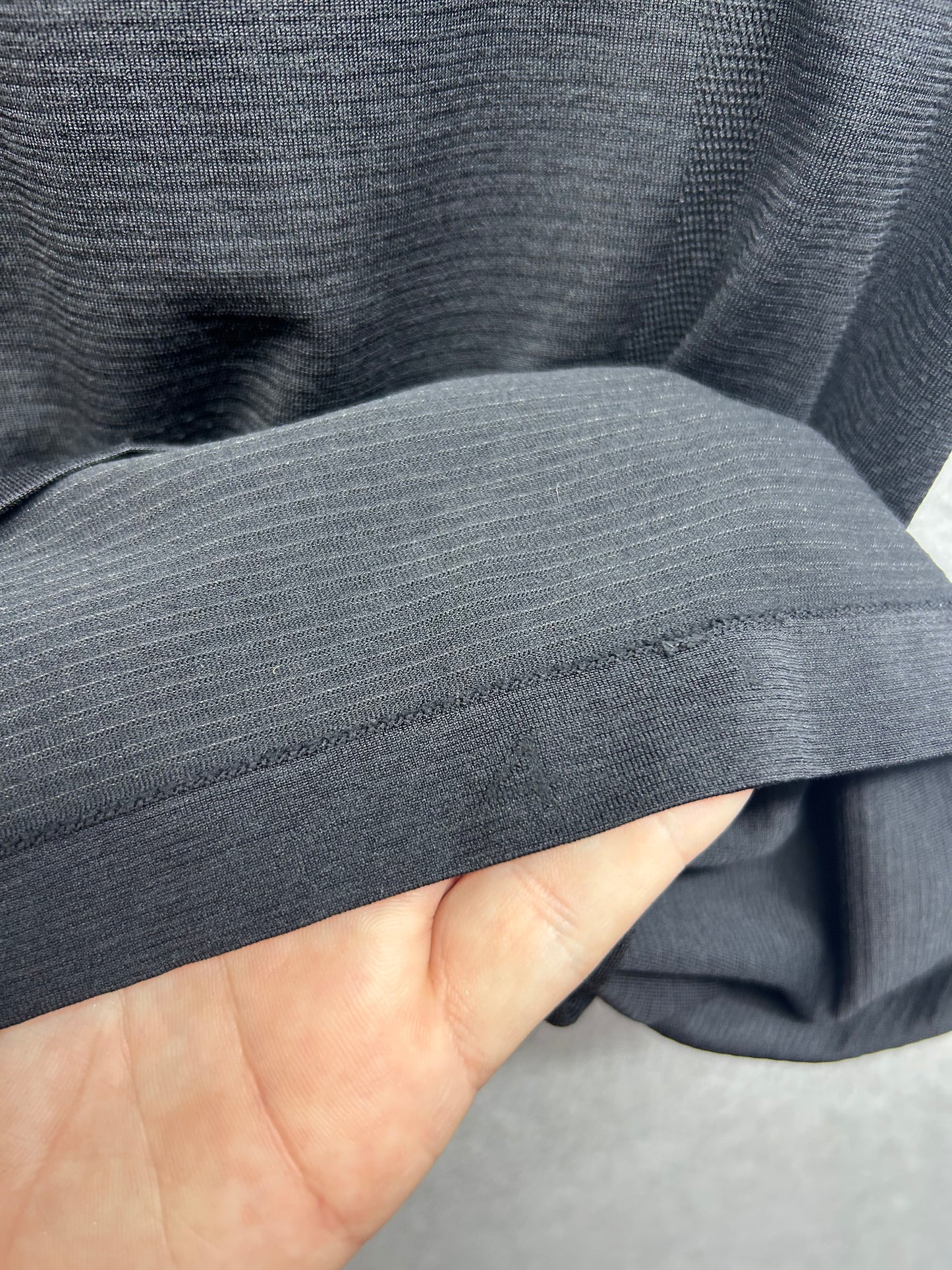 Lululemon Swiftly Tech Short Sleeve 2.0 Size 4 Black