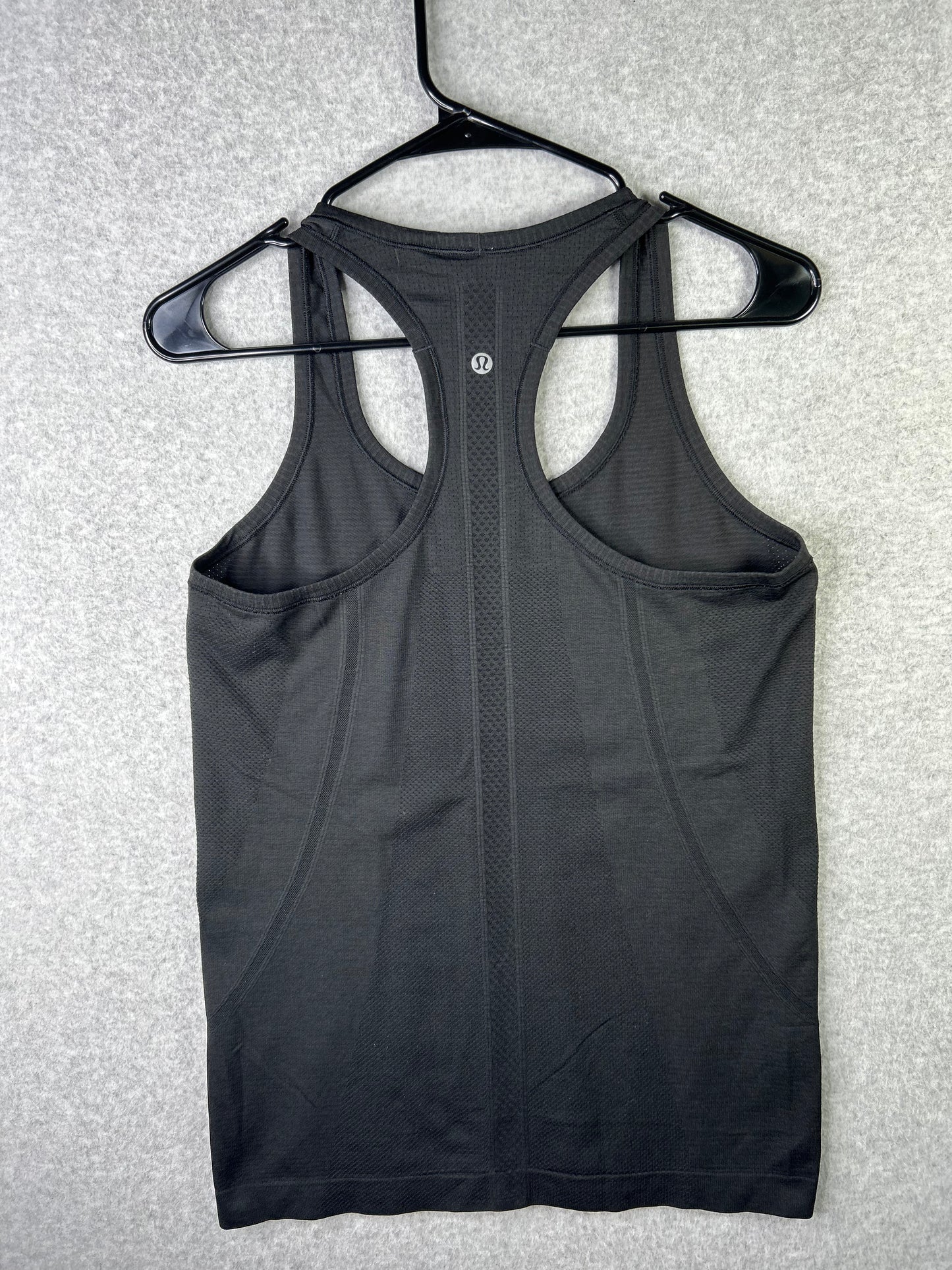 Lululemon Swiftly Tech Racerback Size 8 Black
