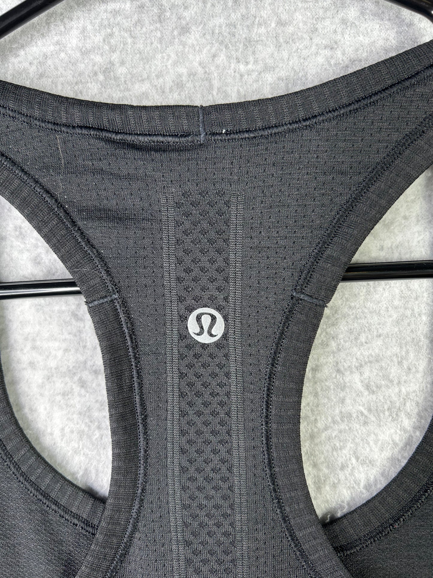 Lululemon Swiftly Tech Racerback Size 8 Black