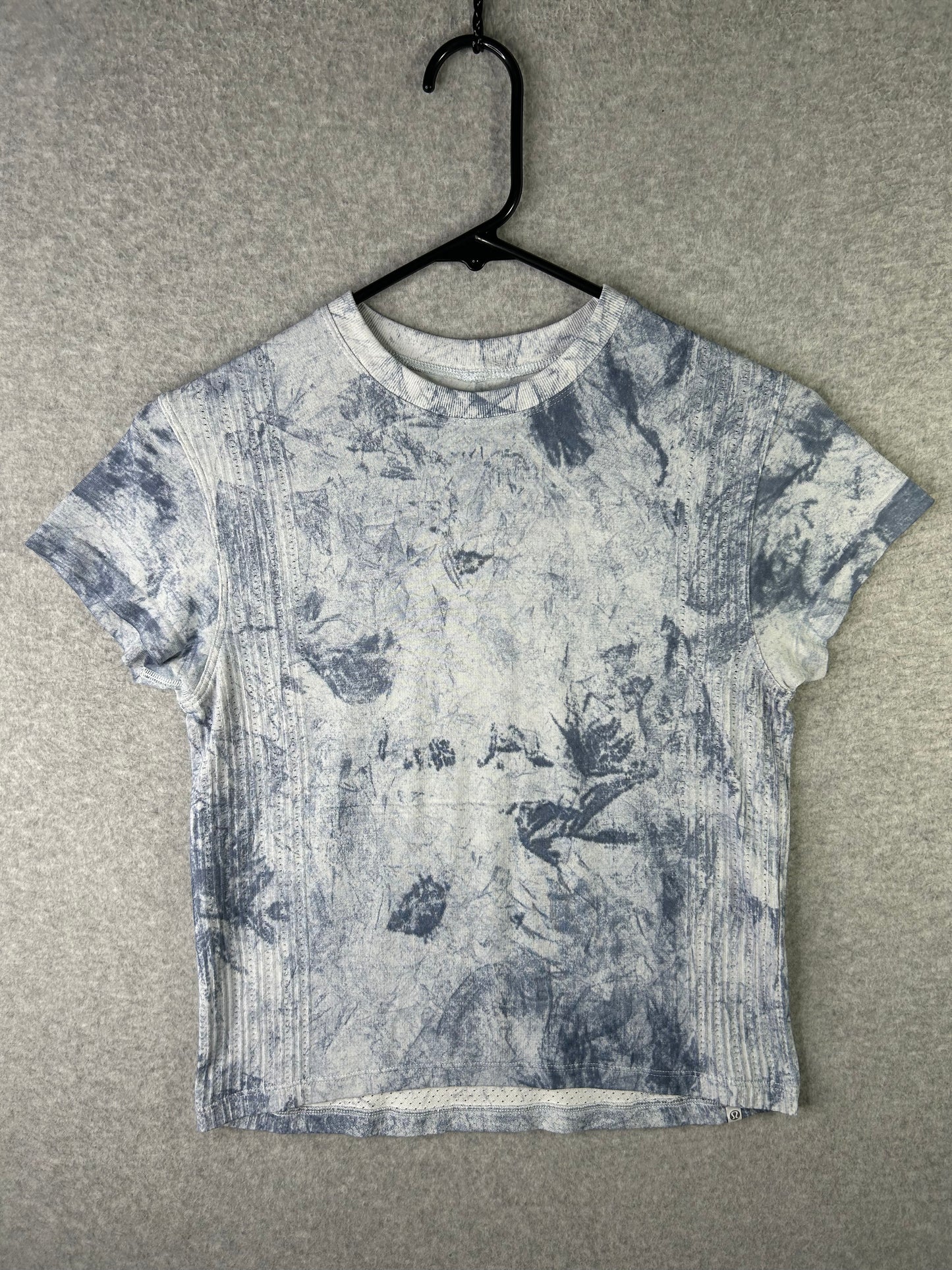 Lululemon Train to Be Short Sleeve Size 4/6 White Luna