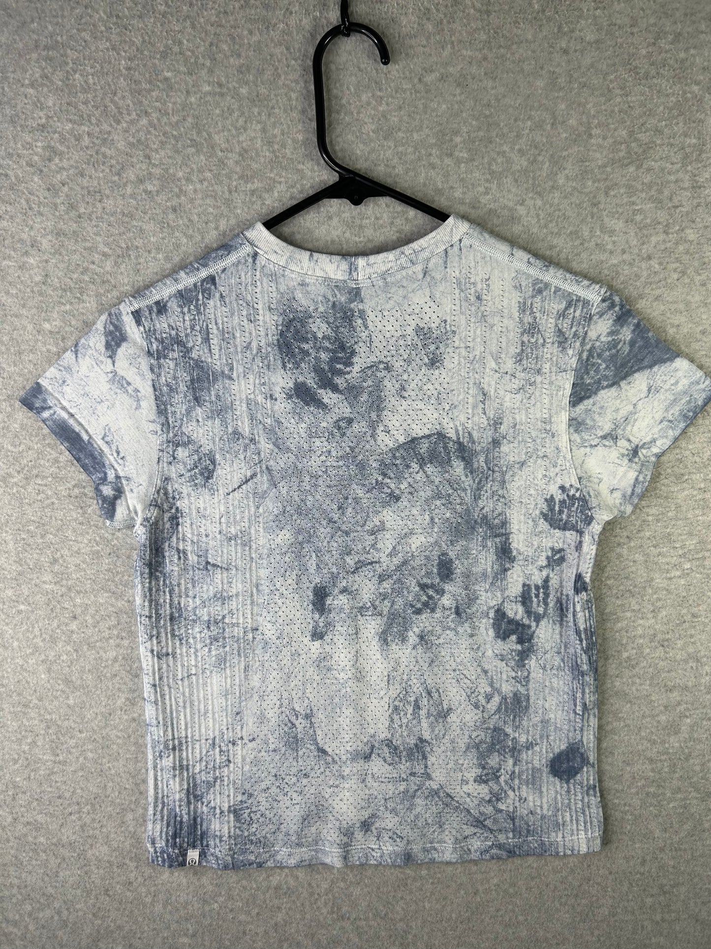 Lululemon Train to Be Short Sleeve Size 4/6 White Luna