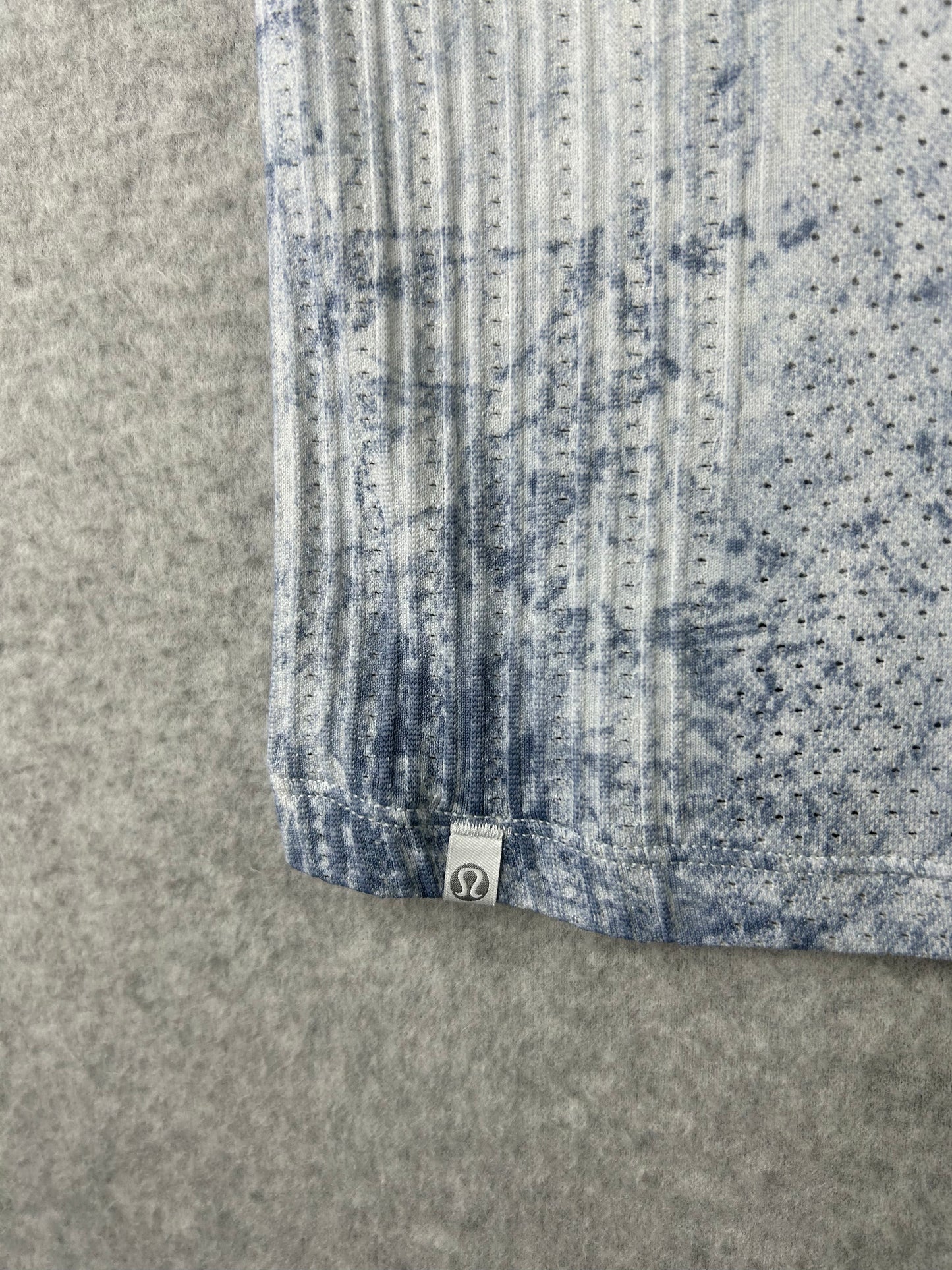 Lululemon Train to Be Short Sleeve Size 4/6 White Luna