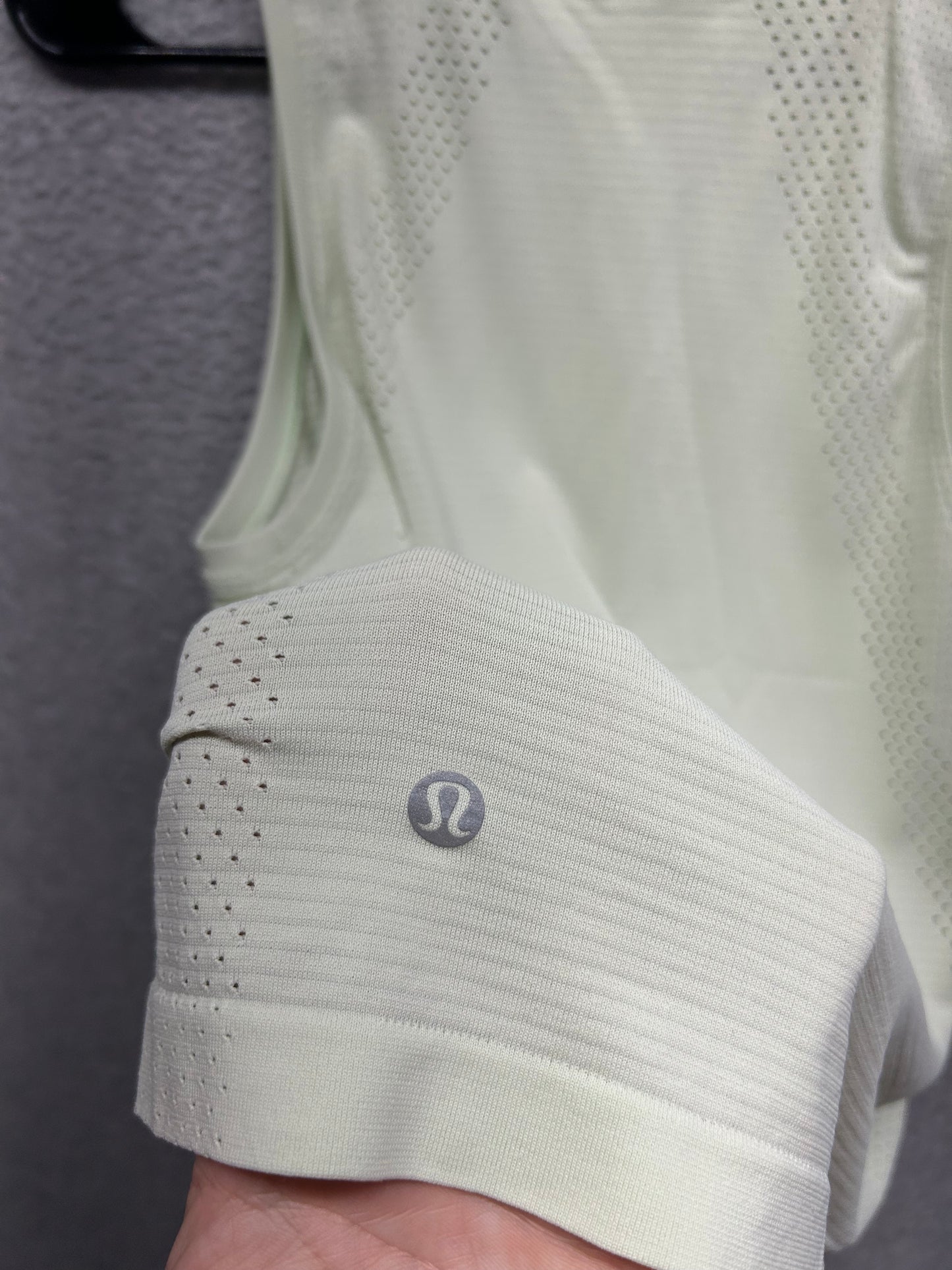 Lululemon Swiftly Tech Tank Top Breeze Size 4 Light Lime