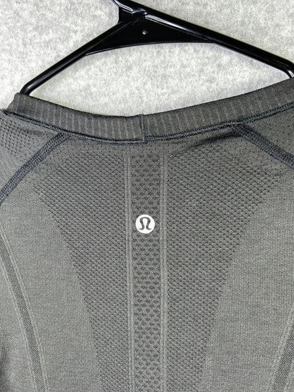 Lululemon Swiftly Tech Short Sleeve Crew Size 6 Black