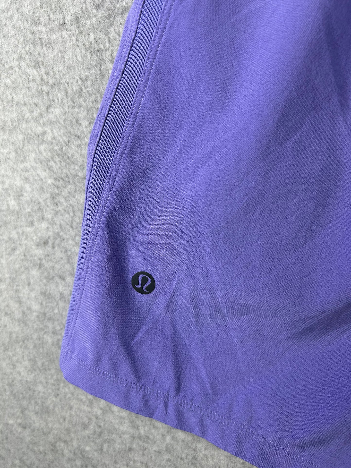 Lululemon Pace Breaker Linerless Short 5" Size M Charged Indigo