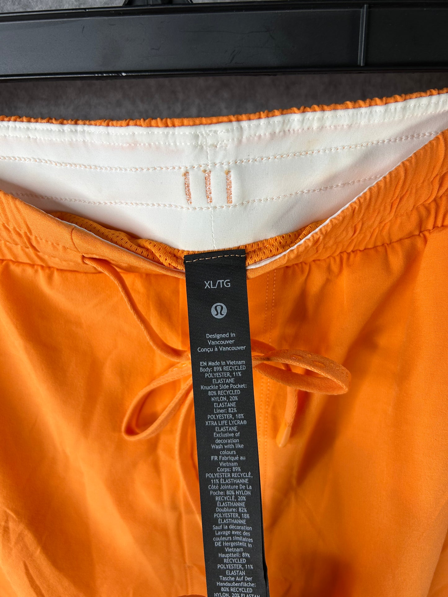 Lululemon Pool Short 7" Mens Size XL Orange