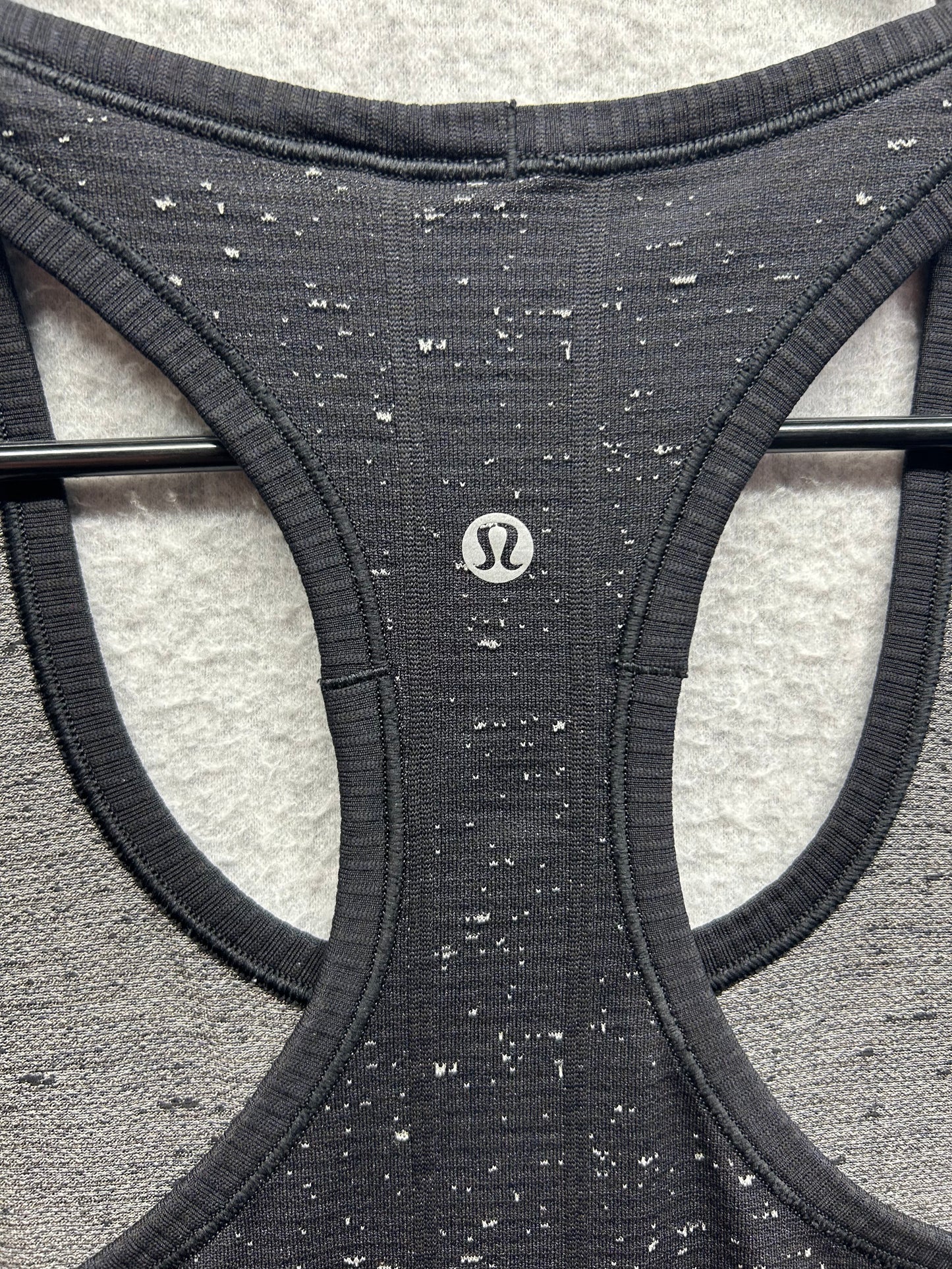 Lululemon Swiftly Tech Racerback Size 6 Black Speckled