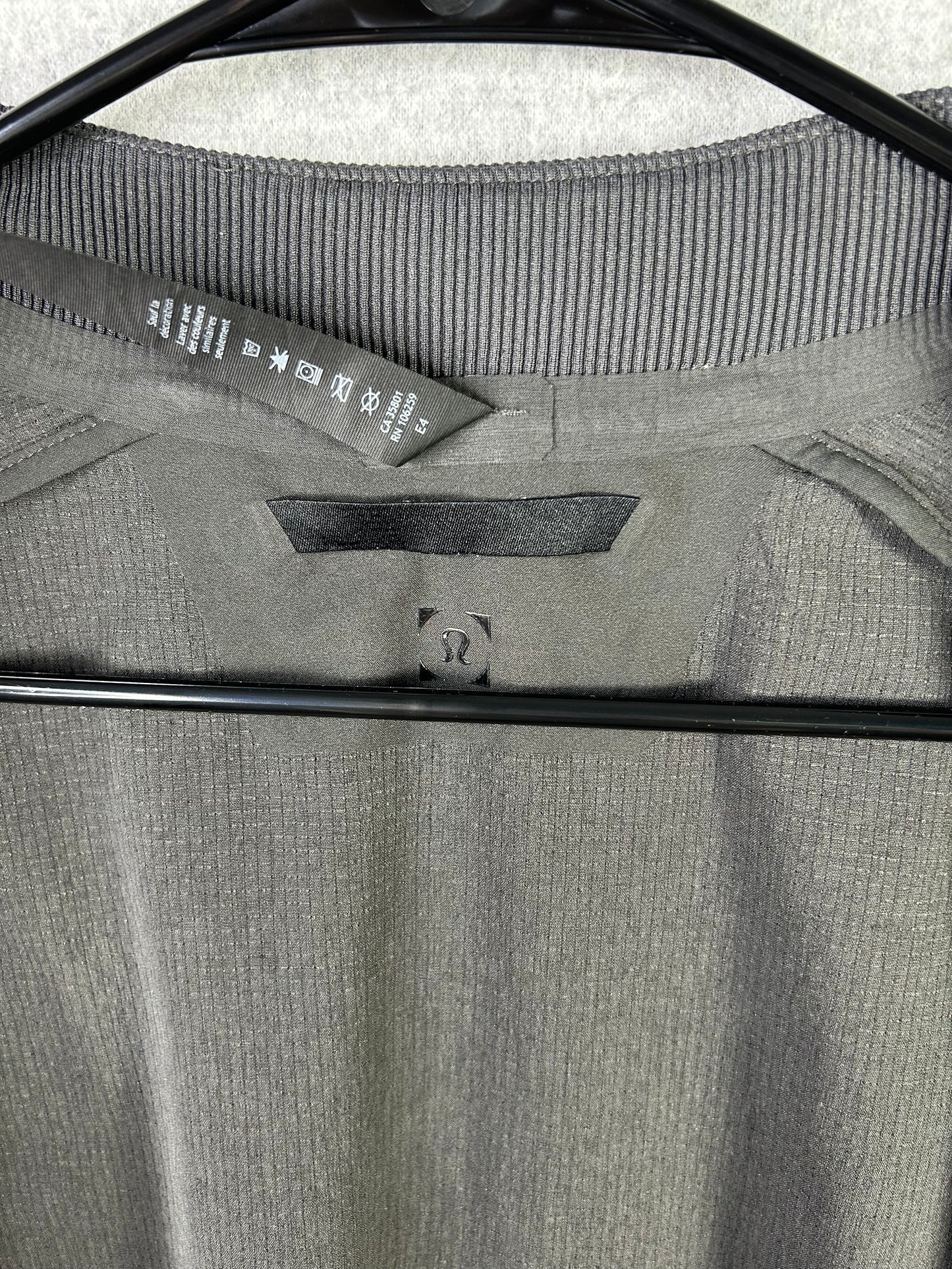 Lululemon Airing Easy Bomber Size XL Graphite Grey