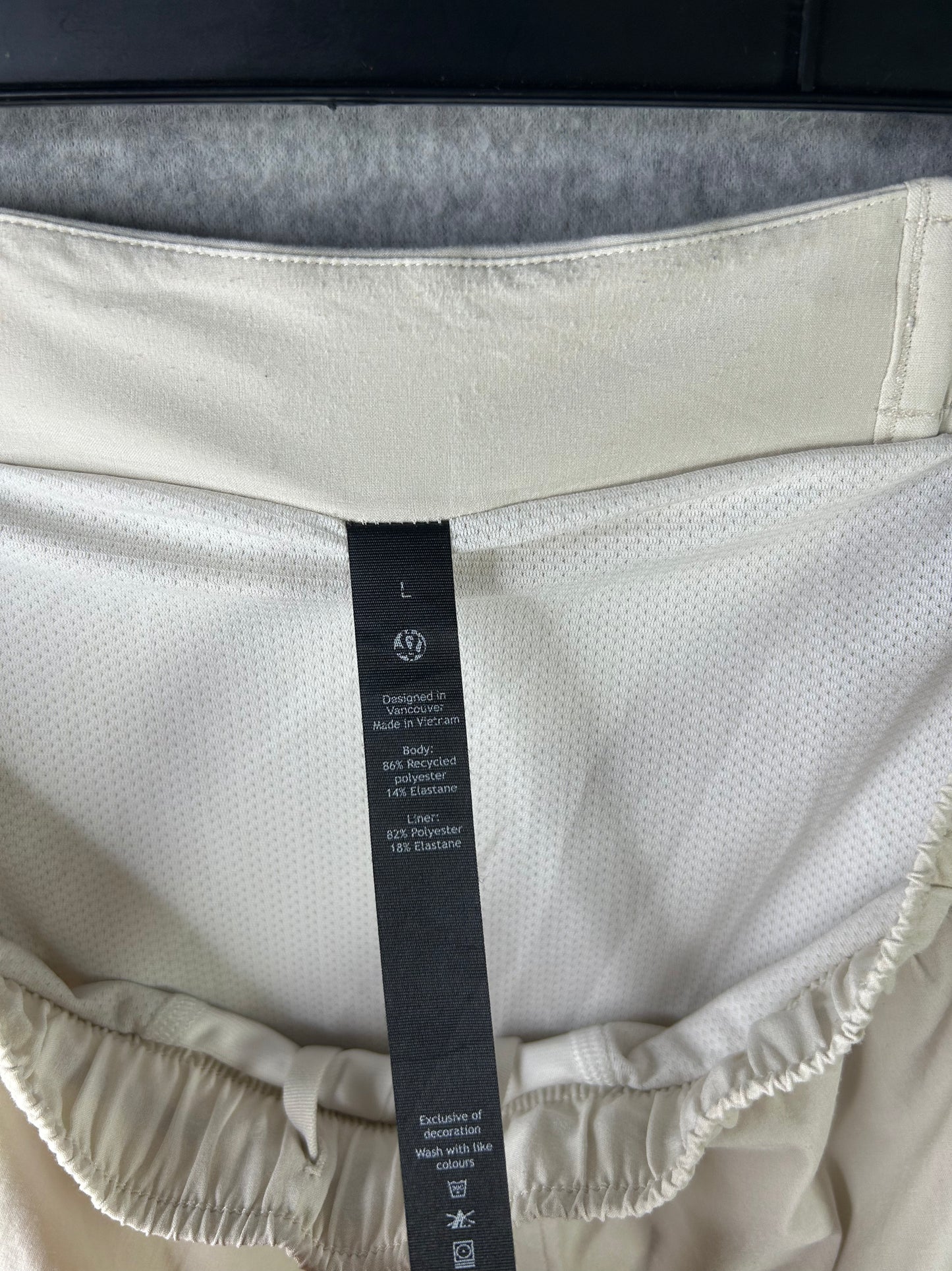 Lululemon Surge Lined Short 6" Size Large White Opal
