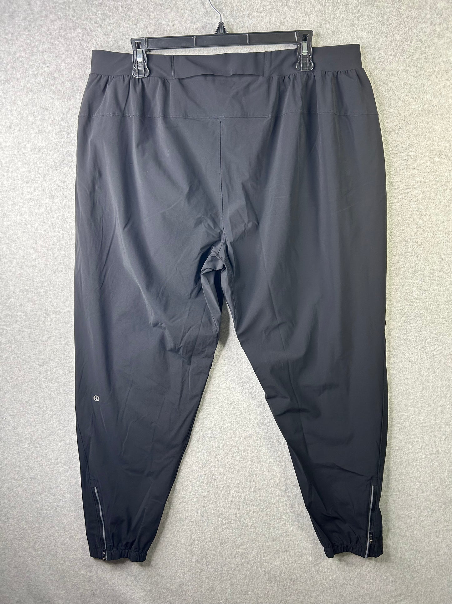 Lululemon Surge Jogger 28" Mens Size 2XL Graphite Grey (Square Dot)