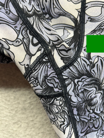 Lululemon Speed Up Tight 28" Size 8 Hanakotoba Starlight Multi