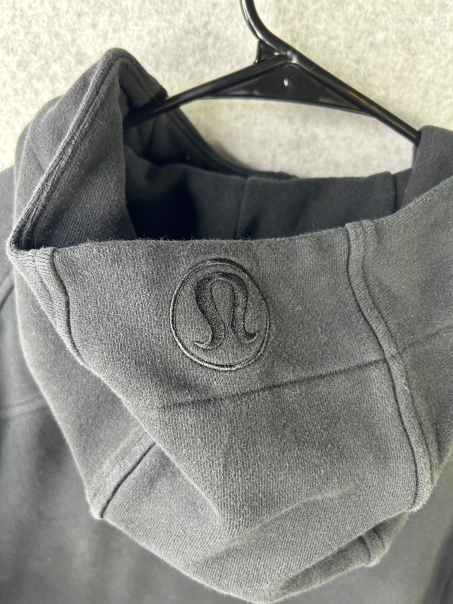 Lululemon Scuba Hoodie Light Cotton Fleece Size 14 Black (Sqaure Dot)