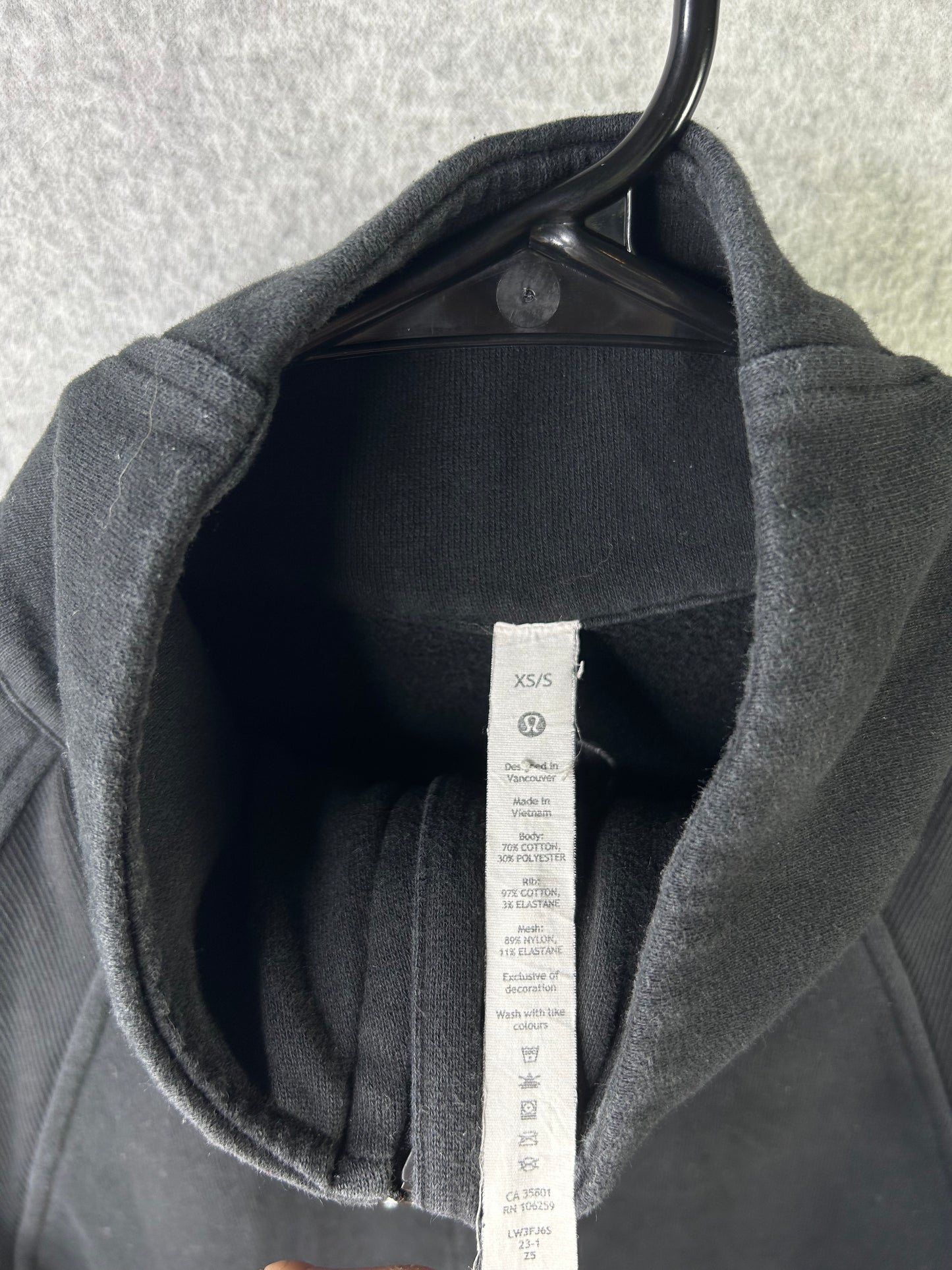 Lululemon Scuba Oversized Funnel Neck Shirt Size XS/S Black