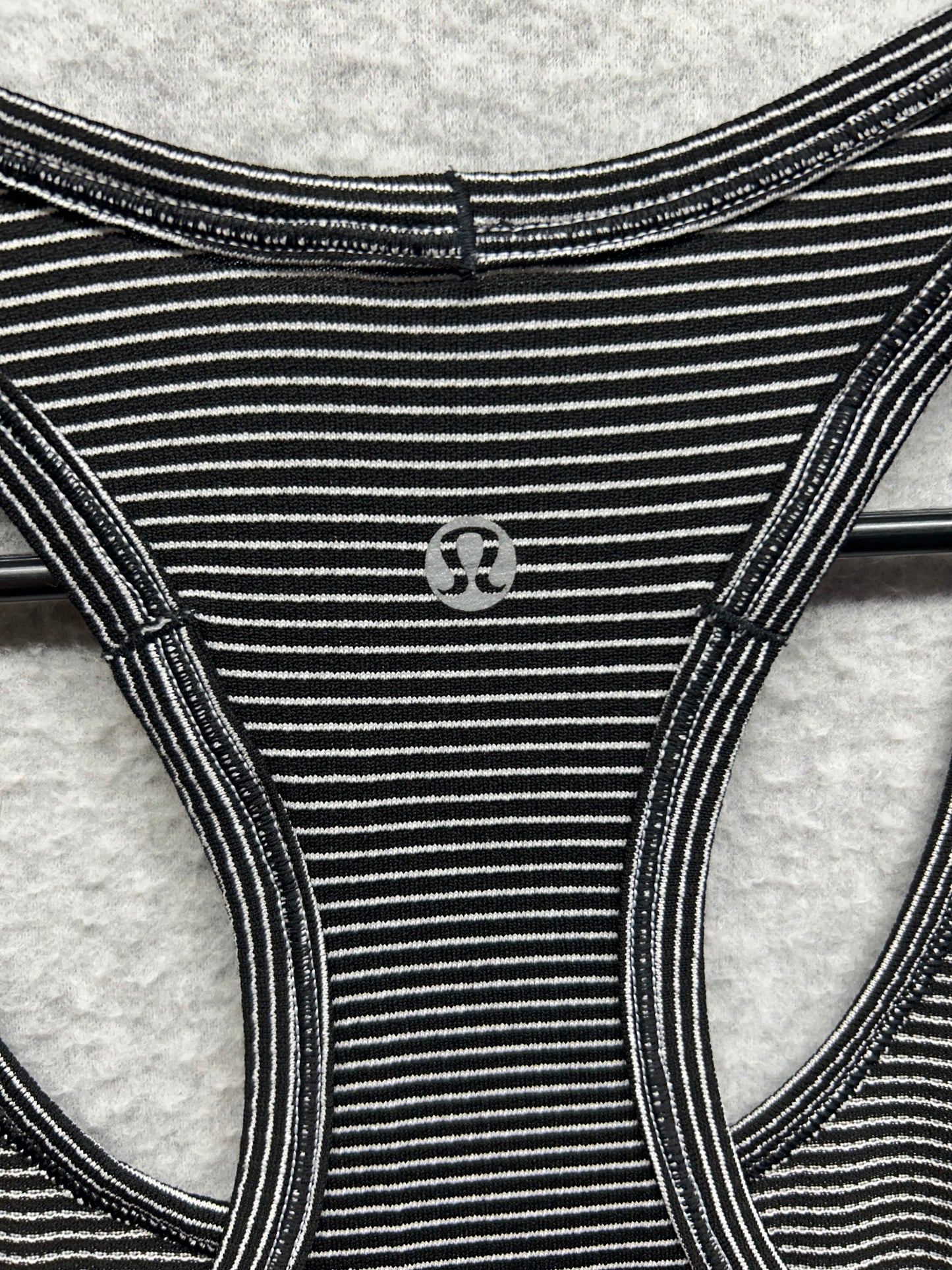 Lululemon Run: Swiftly Tech Racerback Stripe Size 8 Black