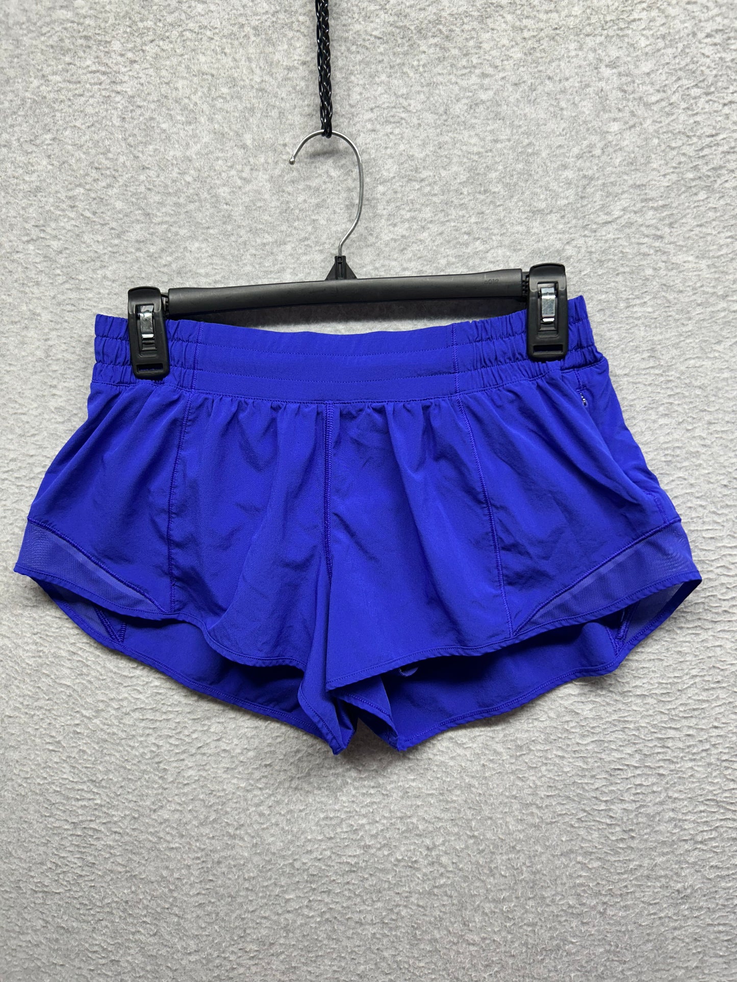 Lululemon Hotty Hot Short II 2.5" Size 8 Blue