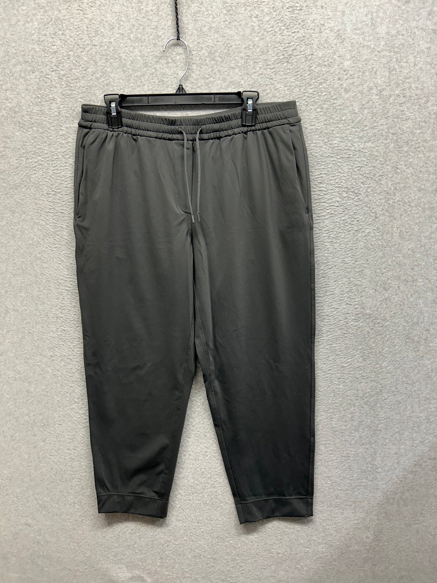 Lululemon Tapered-Leg Mid-Rise Pant 7/8 Length Luxtreme Size Large (Square) Graphite Grey