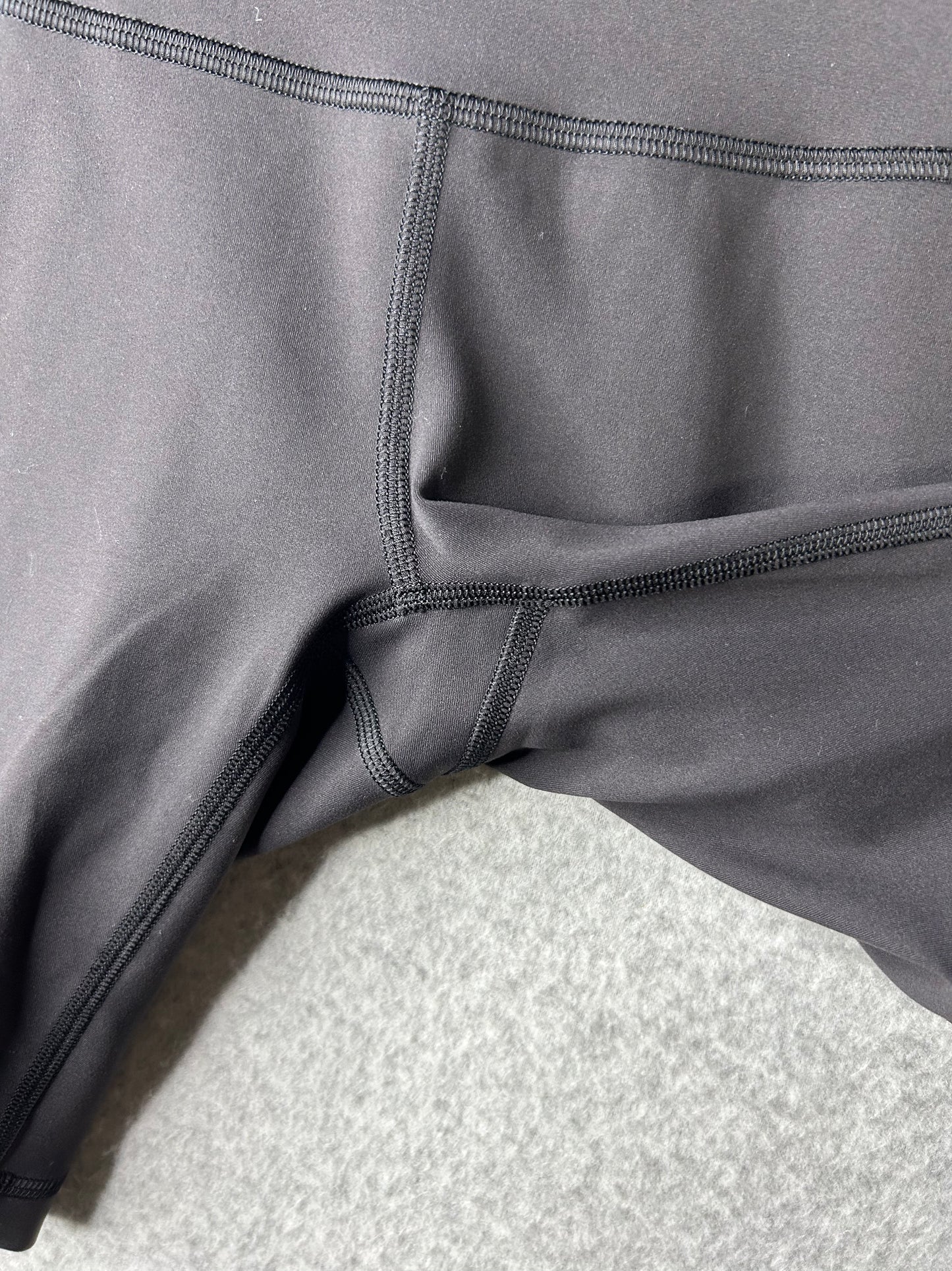 Lululemon Wunder Train High Rise Short 8" Size 2 Black