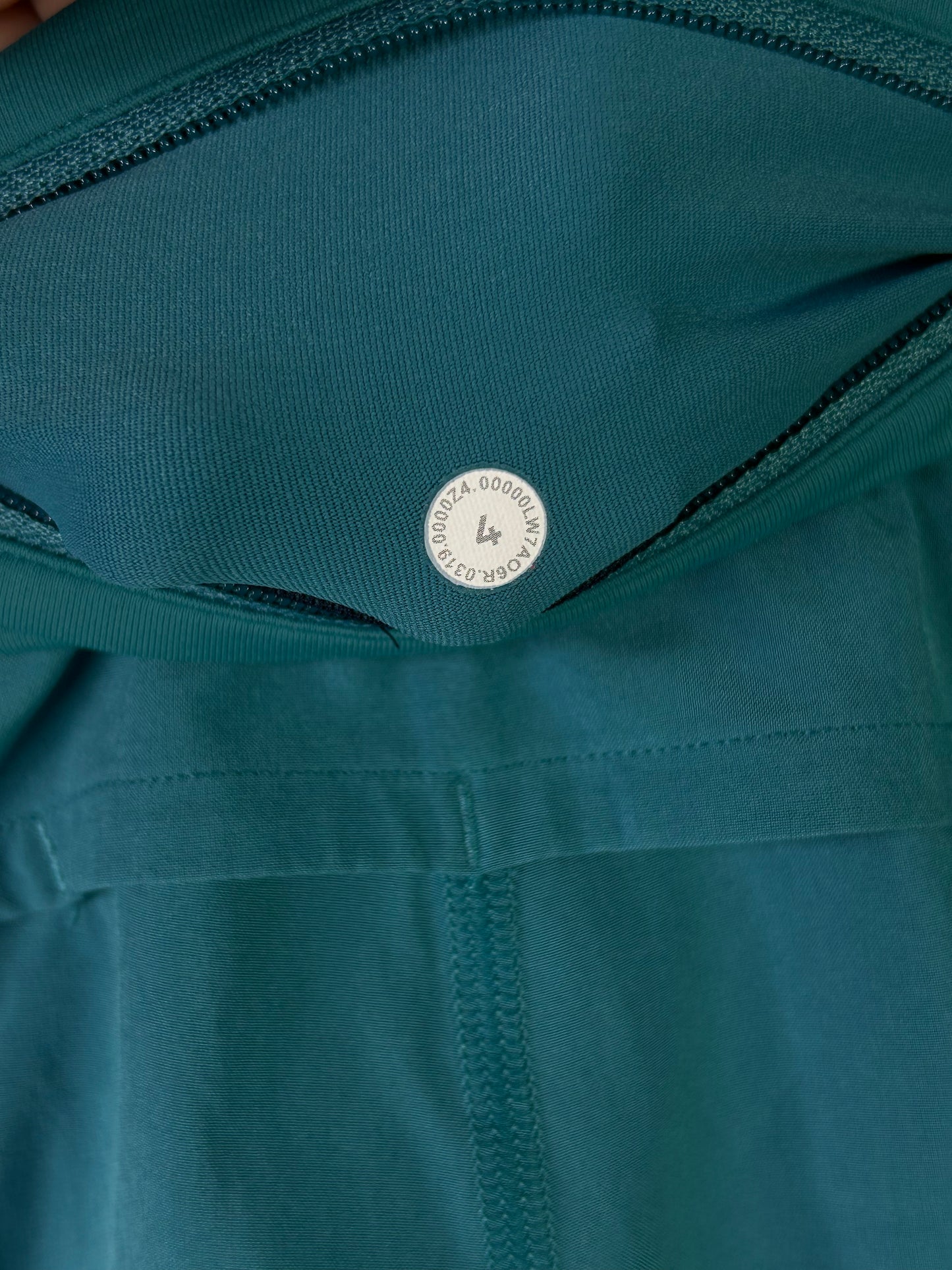 Lululemon Speed Up Short 2.5" Size 4 Green Jasper