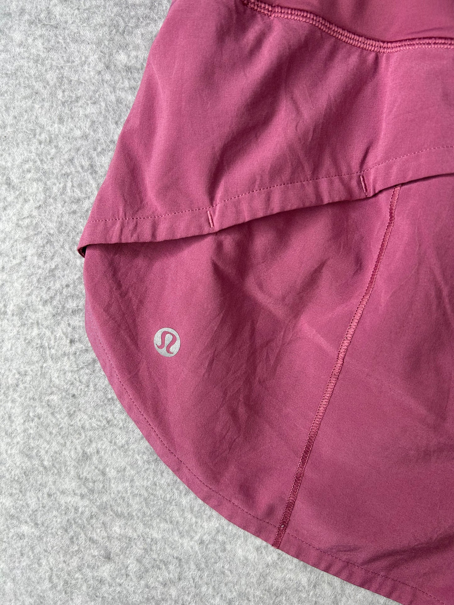 Lululemon Speed Up Short 2.5" Size 8 Moss Rose