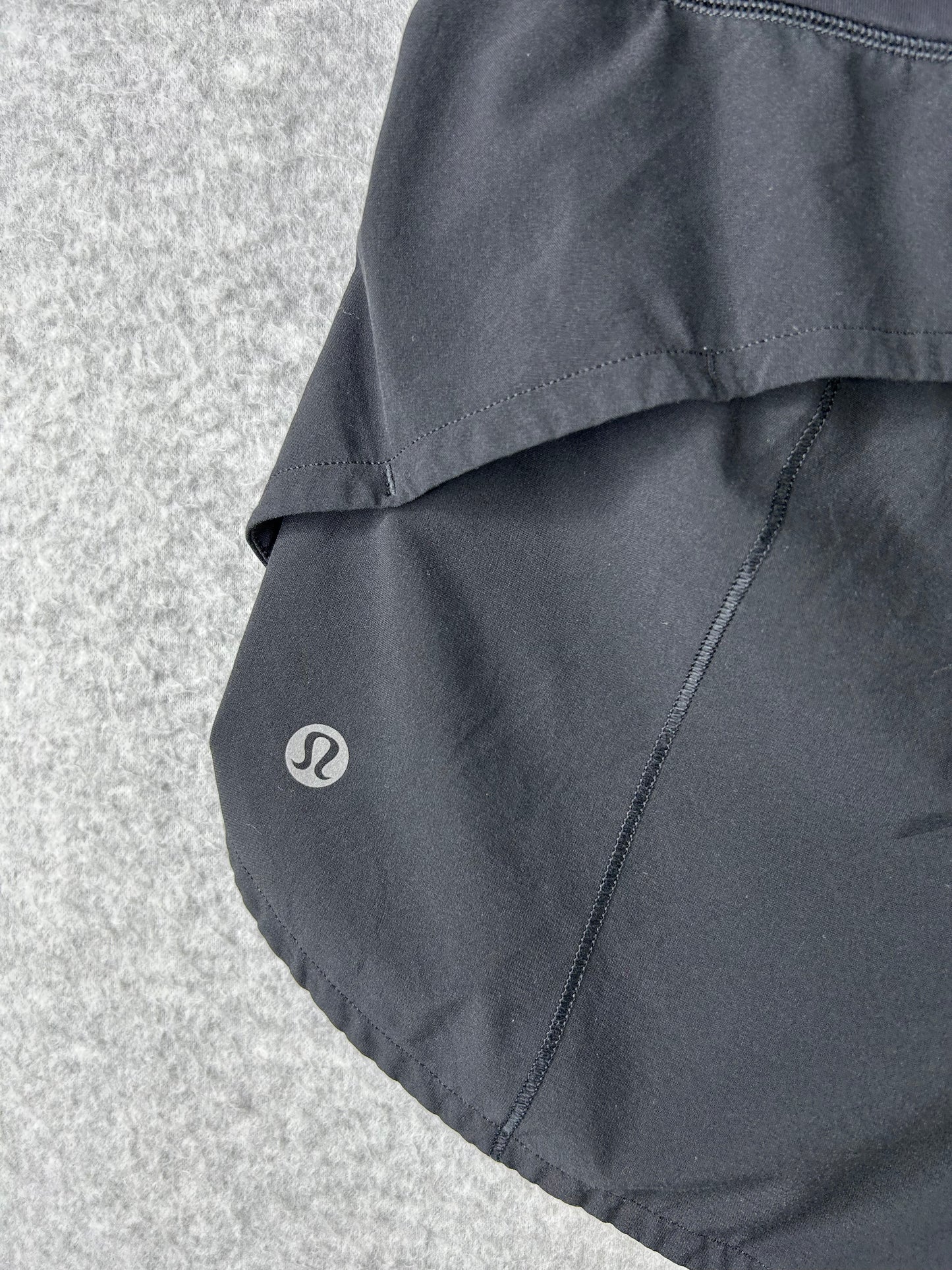 Lululemon Speed Up Short Long 4" Size 4 Black