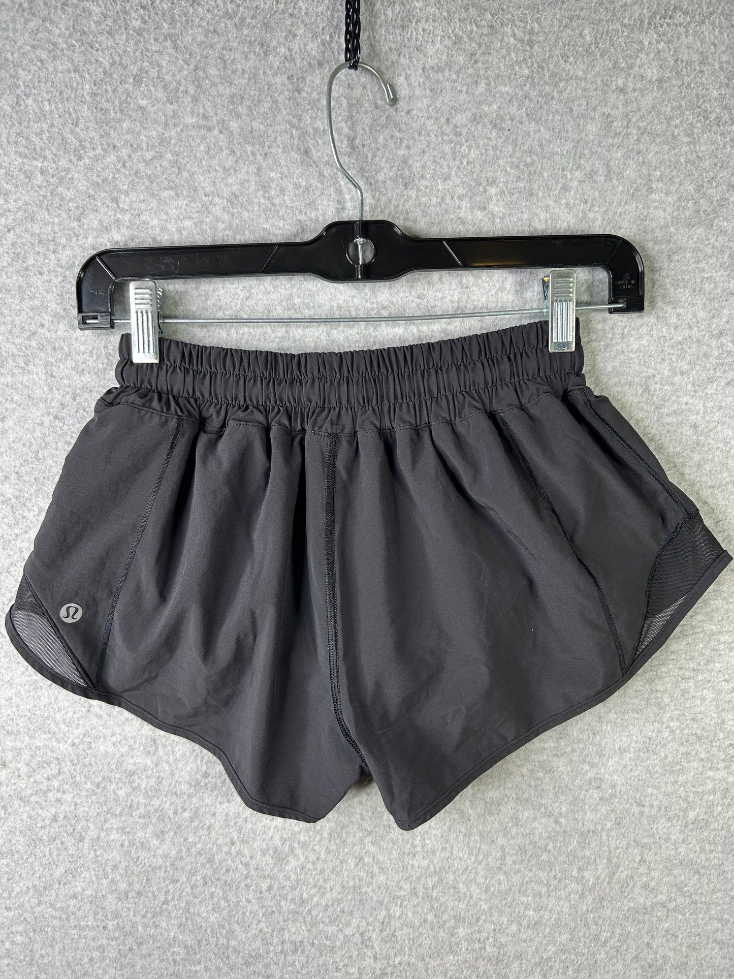 Lululemon Hotty Hot Short II 2.5" Size 4 Black