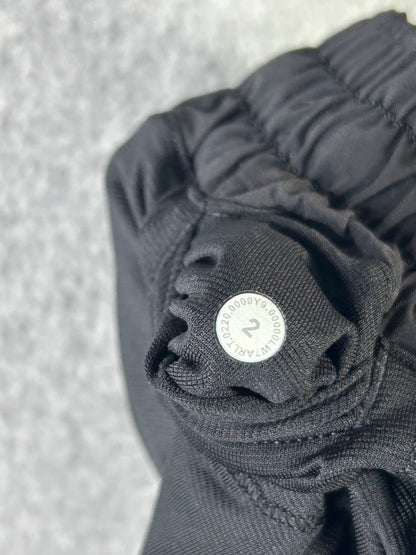 Lululemon Hotty Hot Short II 4" Size 2 Black