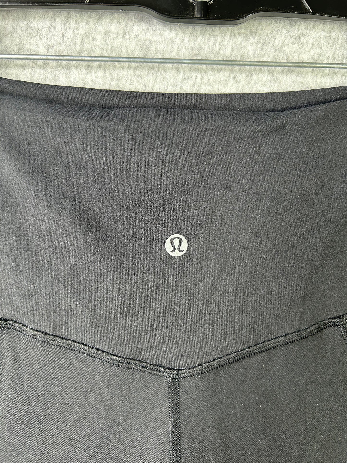 Lululemon Align High Rise Short 6" Pockets Size 4 Black