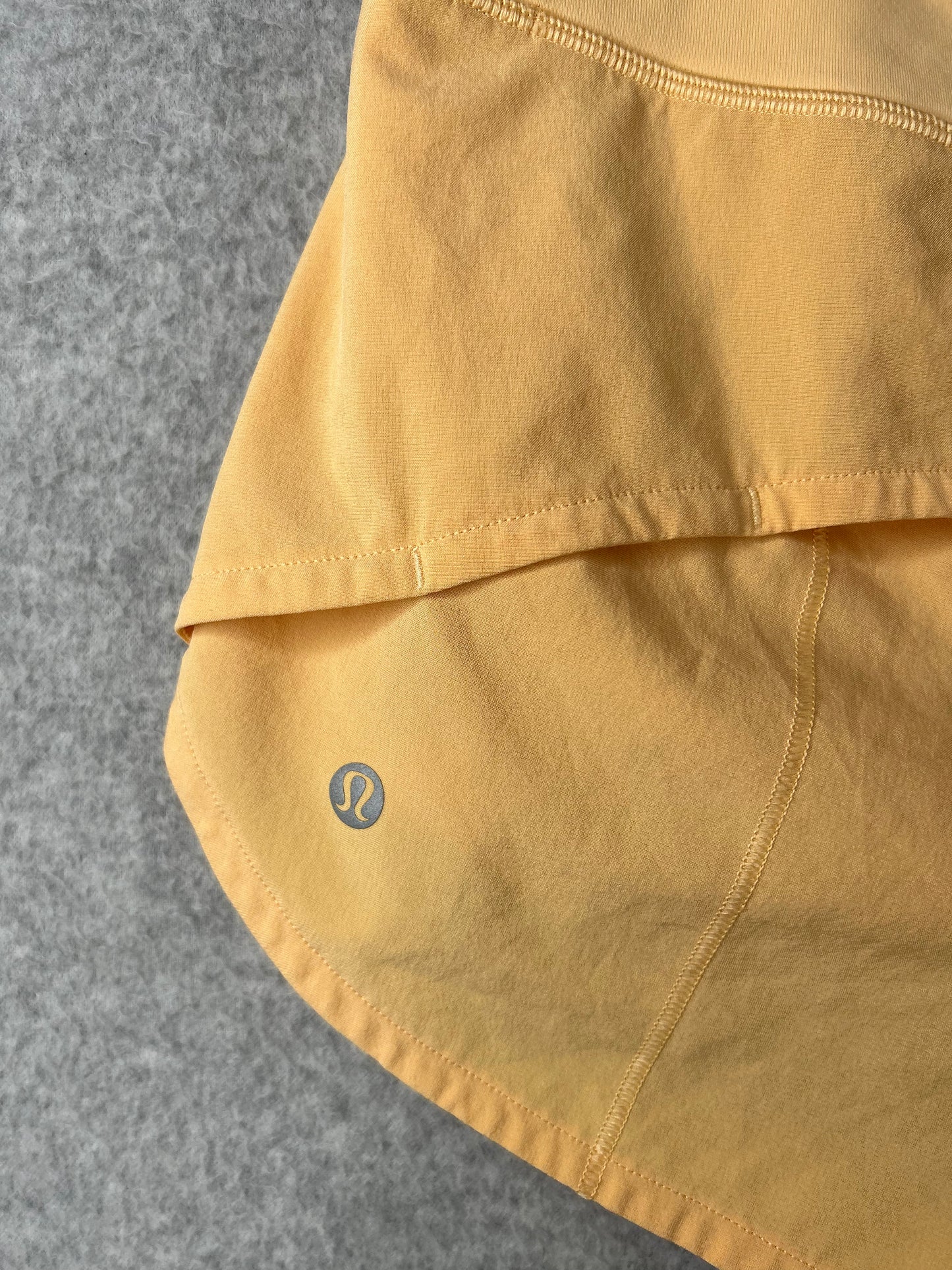Lululemon Speed Up High-Rise Lined Short 2.5" Size 6 Summer Glow (Square Dot)
