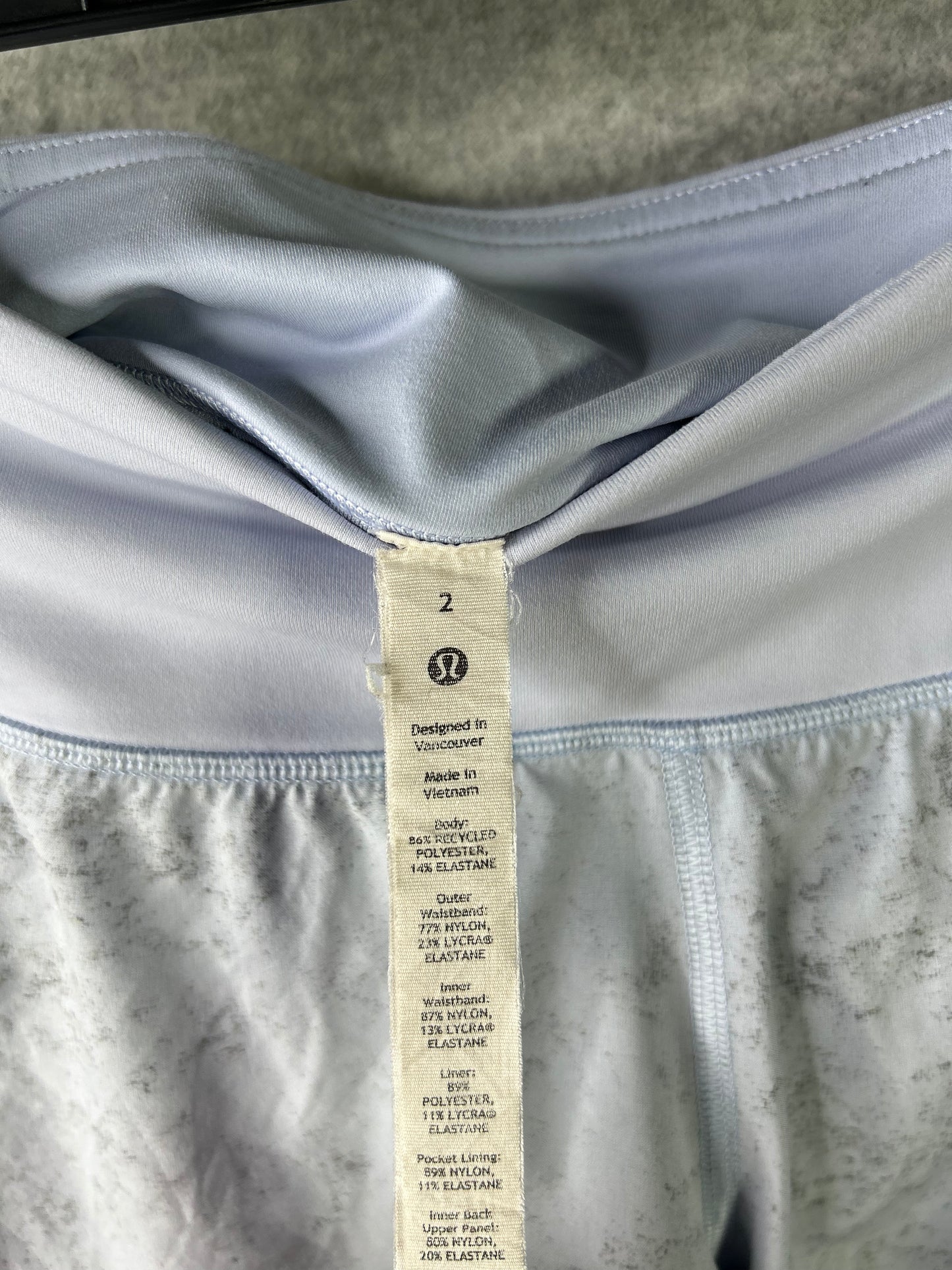 Lululemon Speed Up Mid-Rise Lined Short 4" Size 2 Gravel Dust Pastel Blue Multi / Pastel Blue
