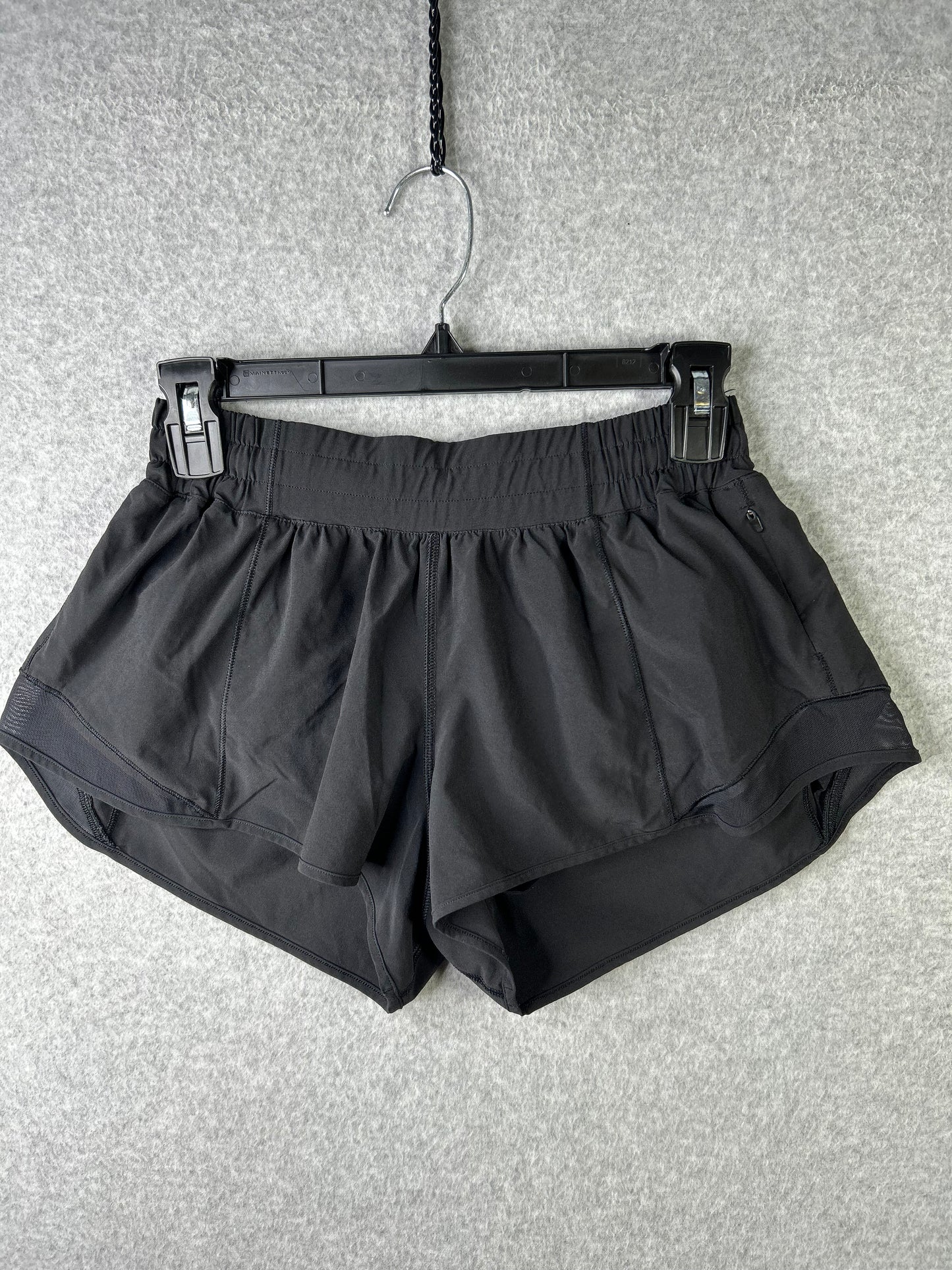 Lululemon Hotty Hot Short II Size 8 2.5" Black