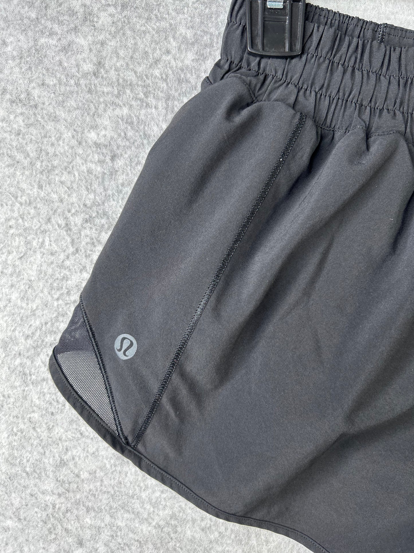 Lululemon Hotty Hot Short II Size 8 2.5" Black