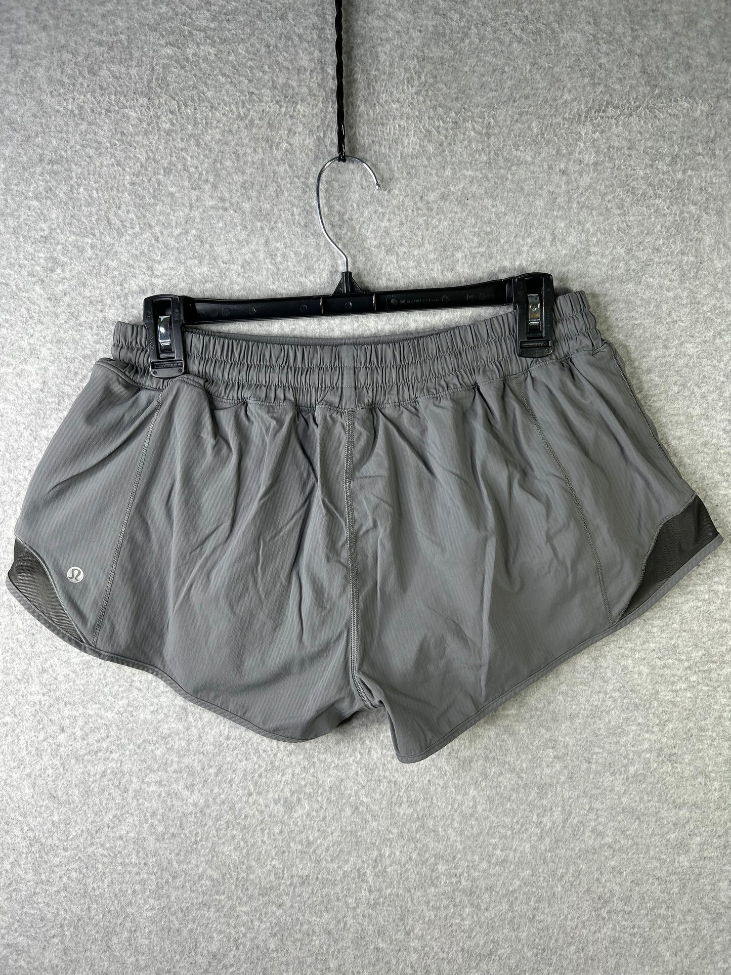 Lululemon Hotty Hot Short II 2.5" Size 10 Gray