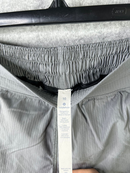Lululemon Hotty Hot Short II 2.5" Size 10 Gray